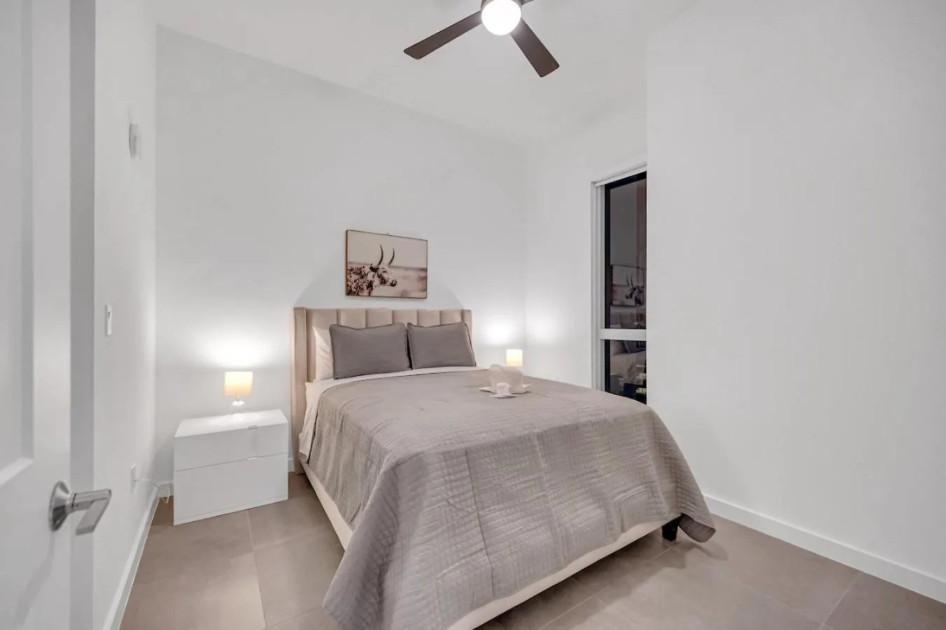 Apartment Modern Unit In The Heart Of Downtown With Free Parking Miami