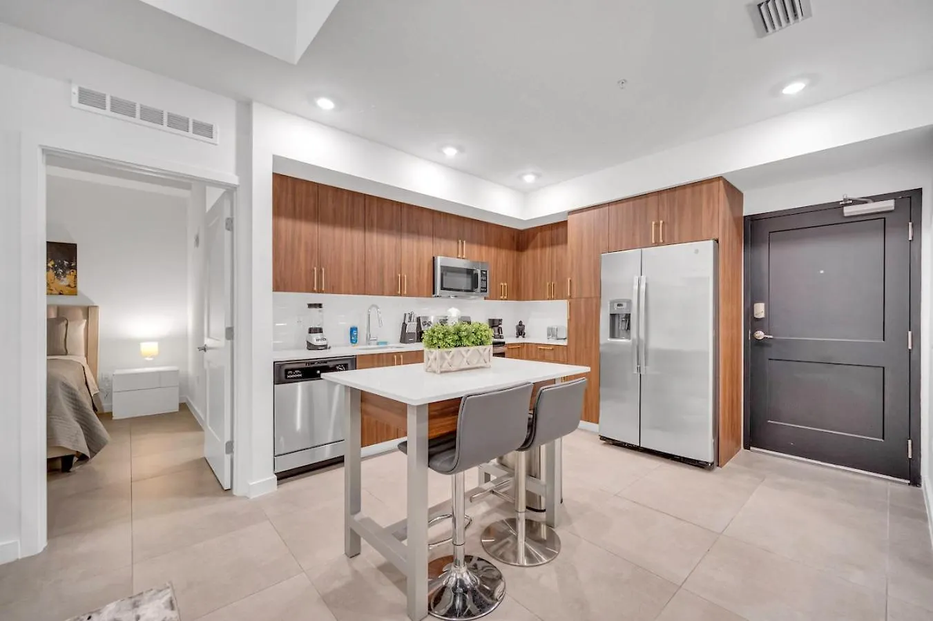 Apartment Modern Unit In The Heart Of Downtown With Free Parking