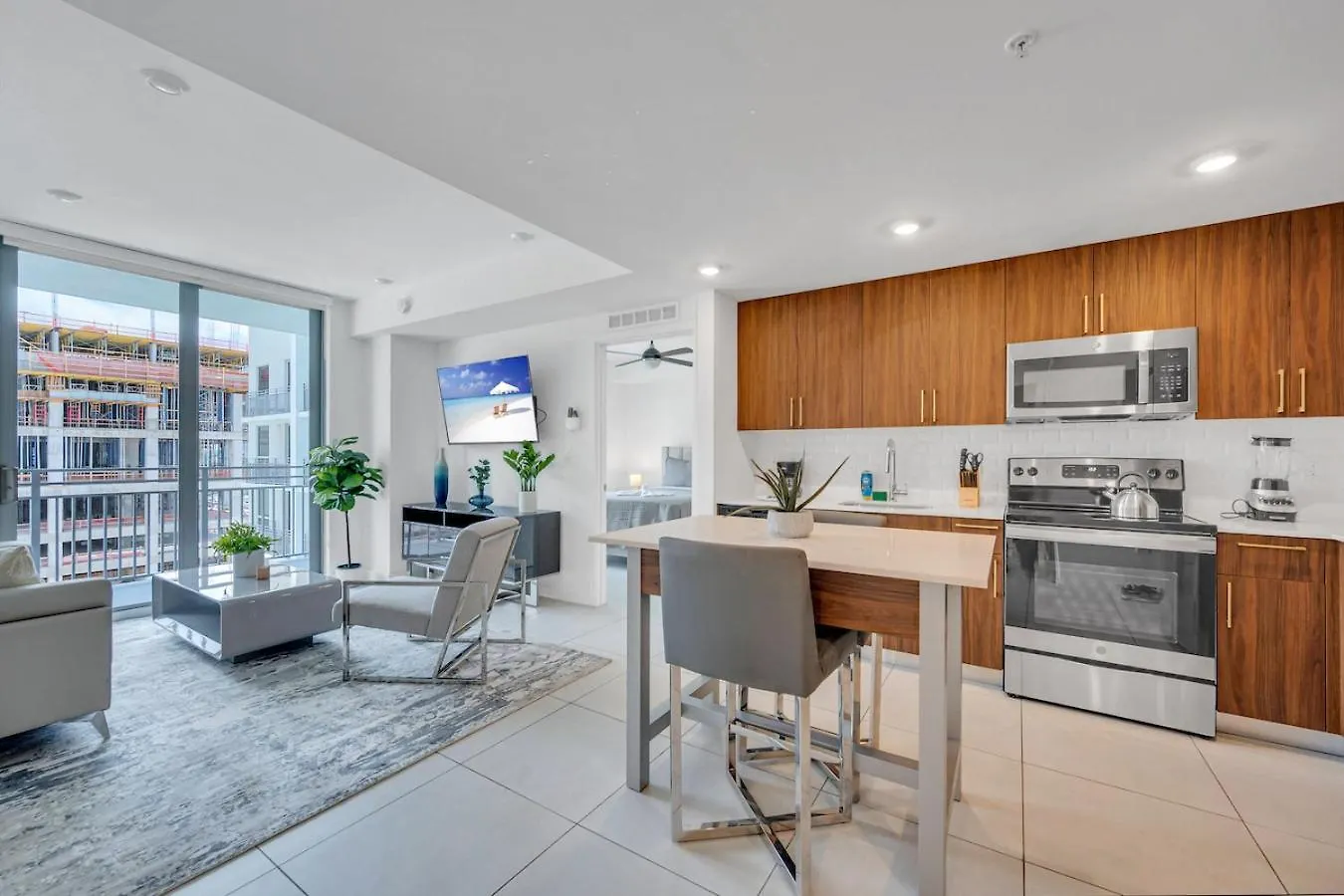 Apartment Centrally Located 2 Bed In The Heart Of Downtown With Free Parkin