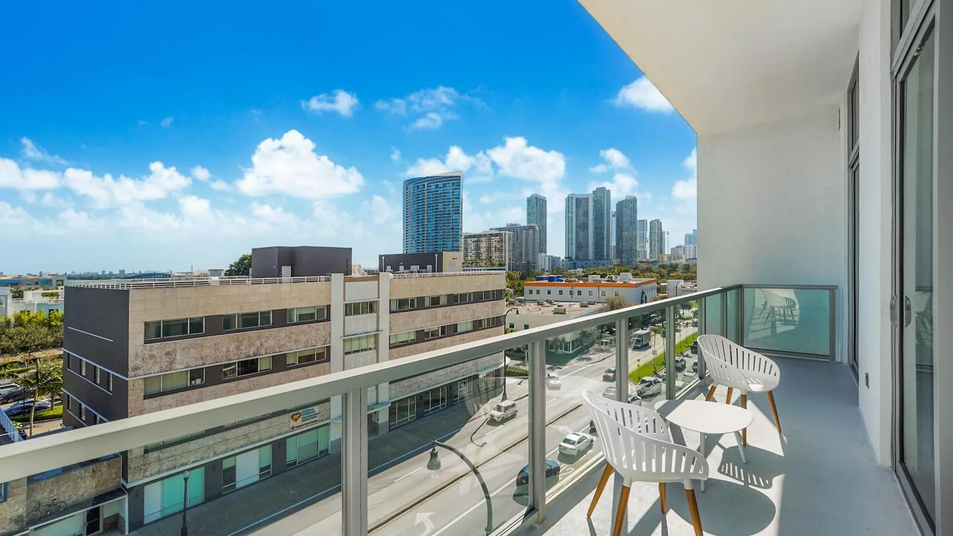 Quadro Residences By Ionica