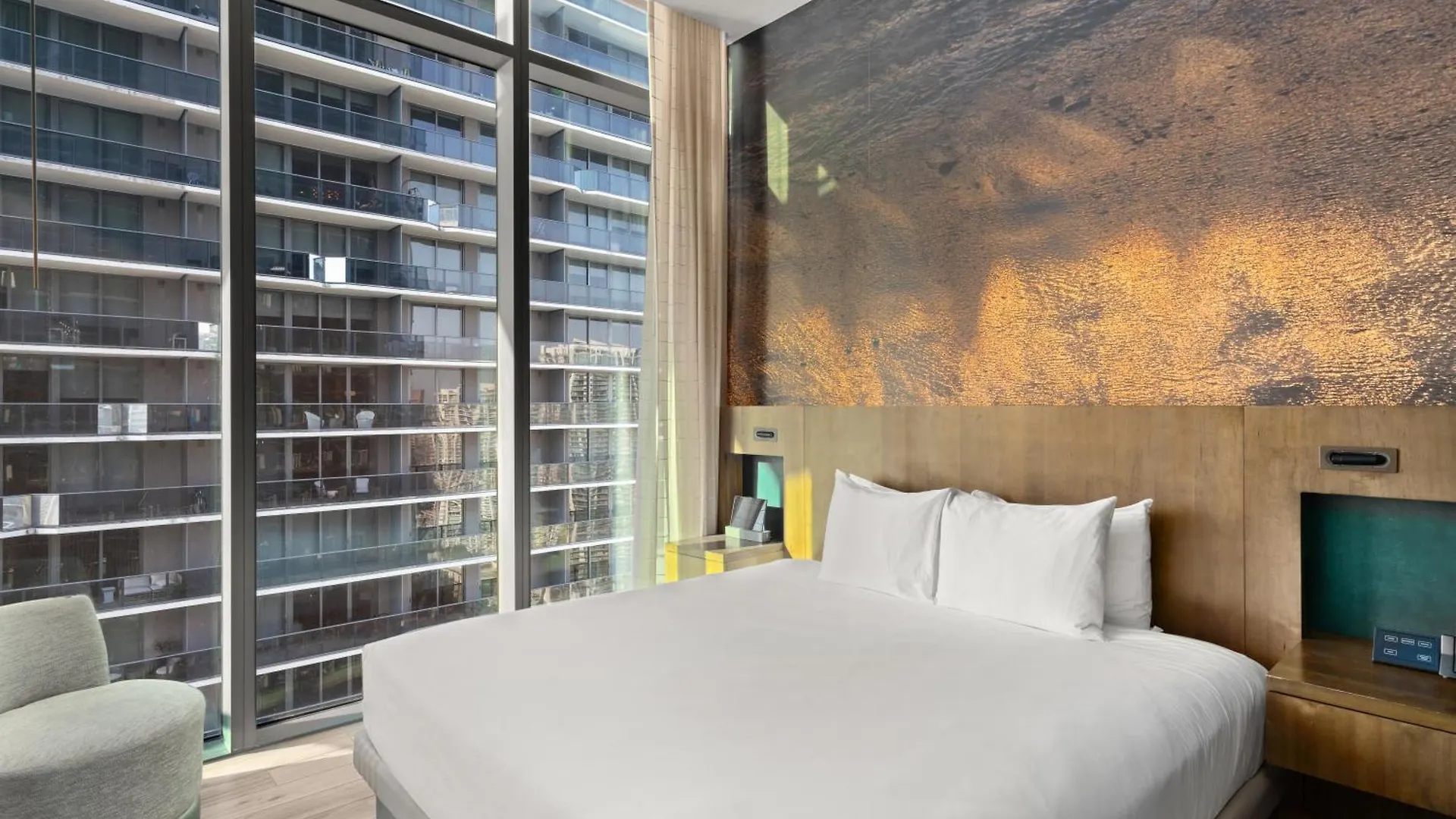 Hotel East Miami