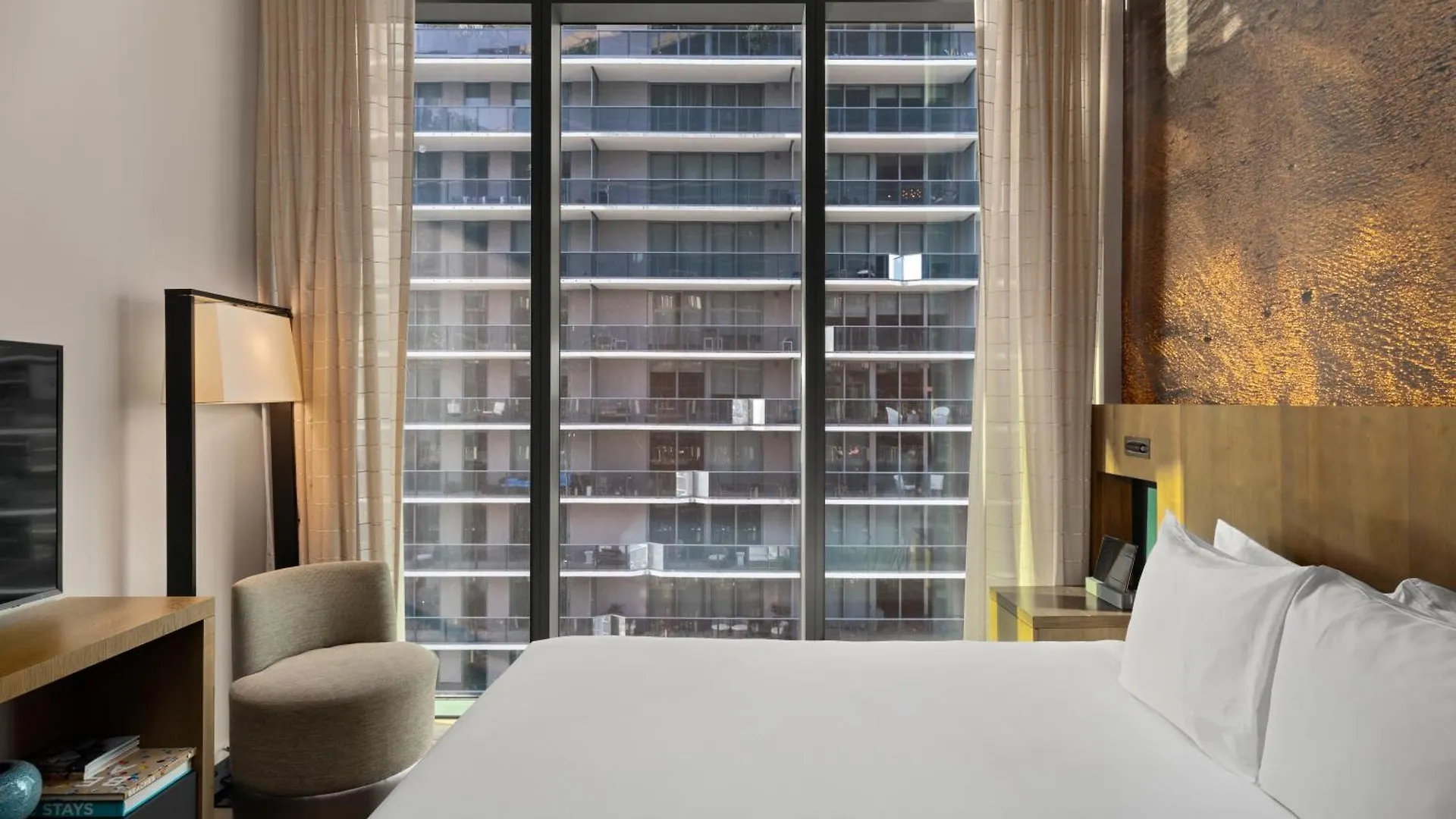 Hotel East 4*