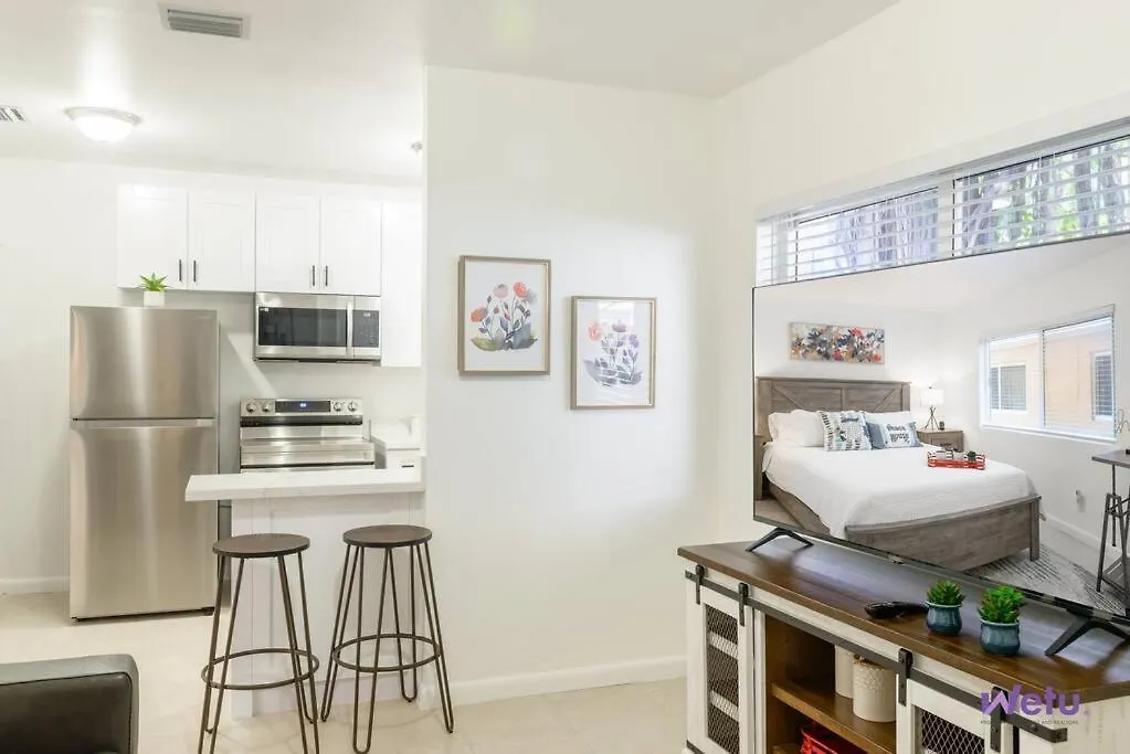 Hidden Gem Apt/near Downtown & Brickell Apartment *