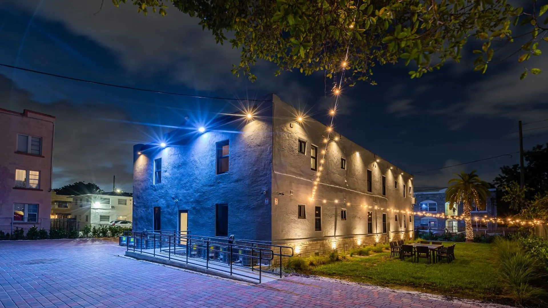 Incredible Comfort: Awesome With Parking Apartment
