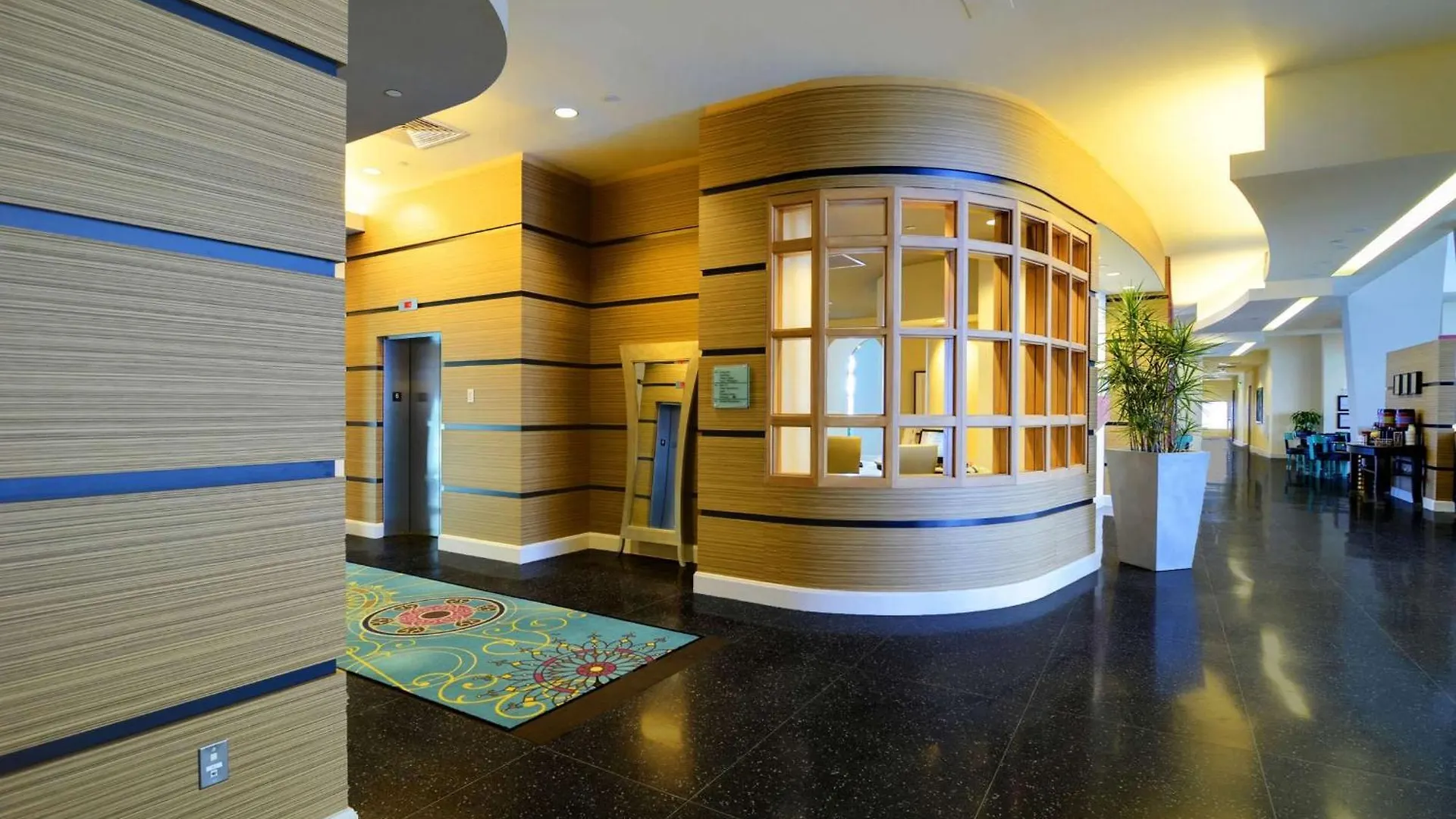 Hampton & By Hilton Downtown/brickell 3*