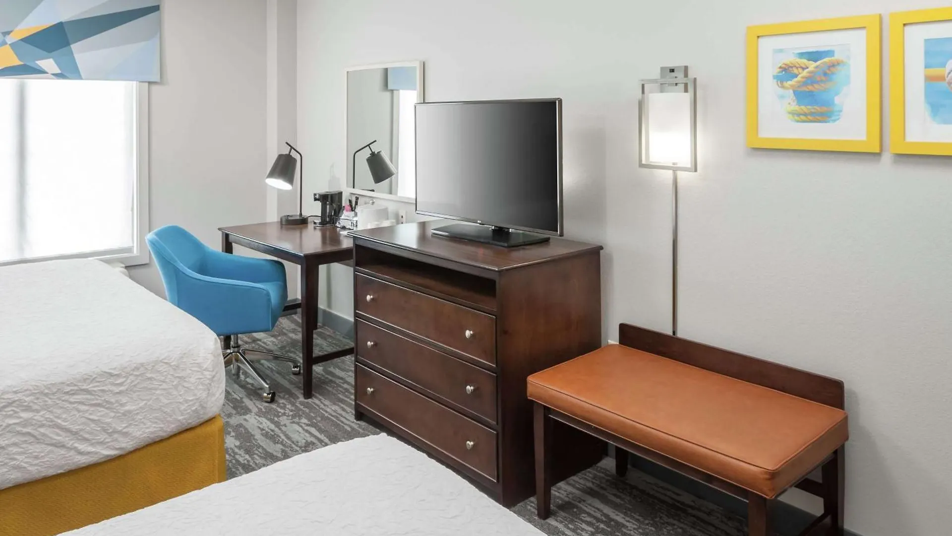 Hampton & Miami-doral Dolphin Mall Hotel 3*