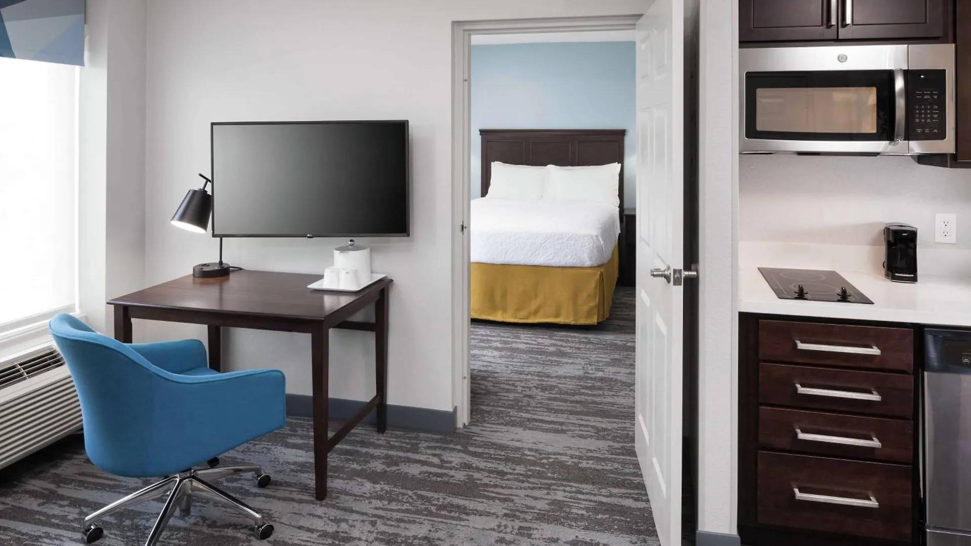 Hampton & Miami-doral Dolphin Mall 3* Miami