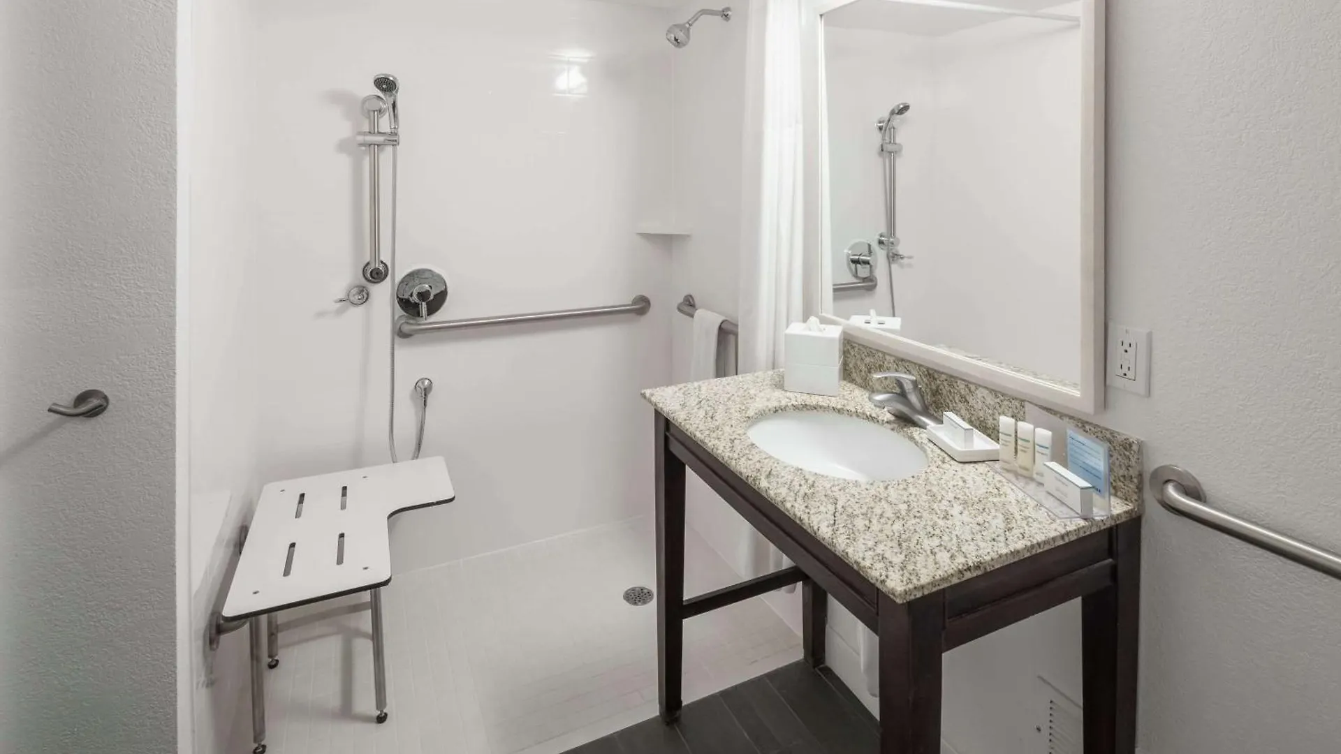Hotel Hampton & Miami-doral Dolphin Mall