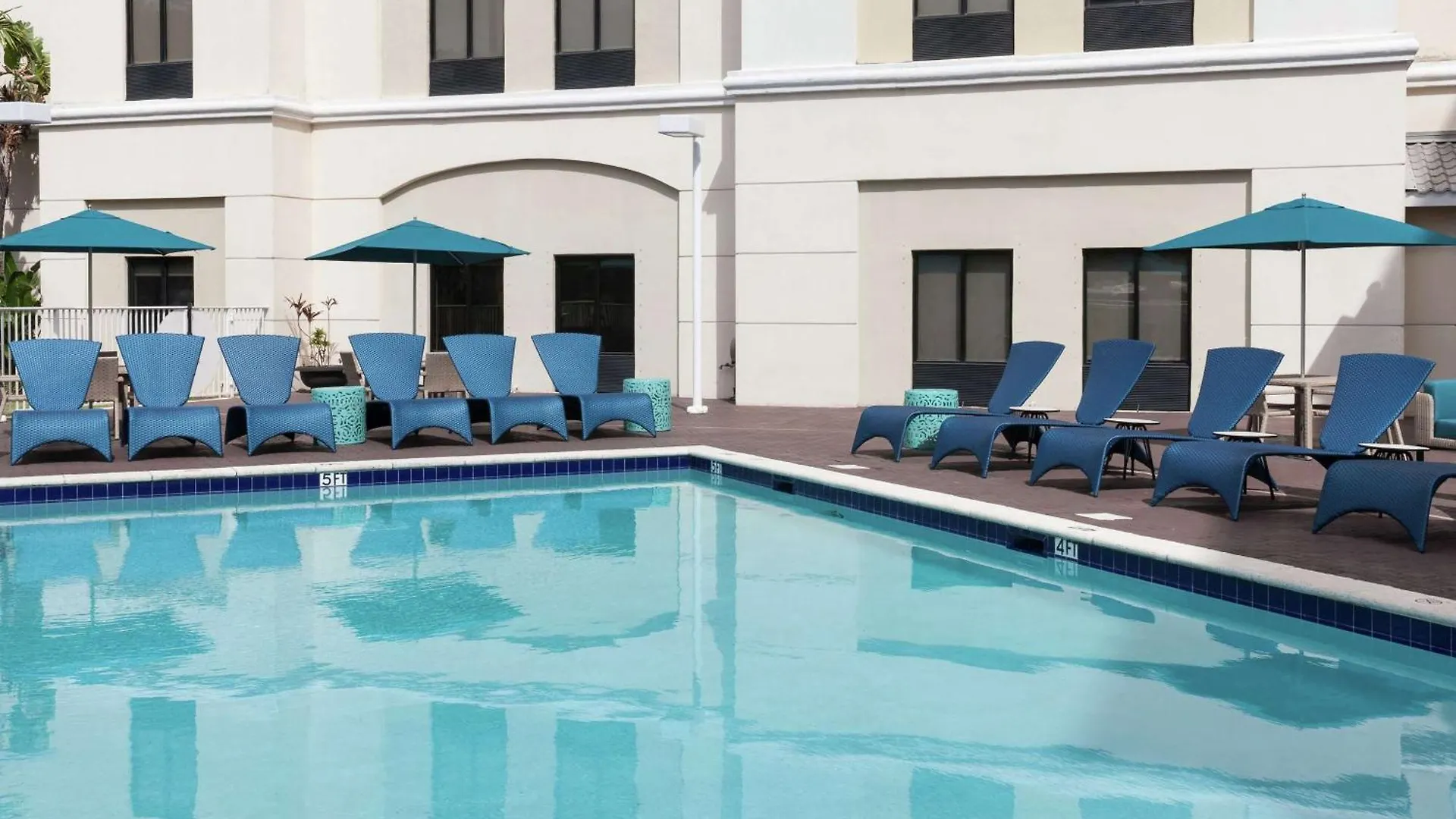 Hampton & Miami-doral Dolphin Mall Hotel Miami