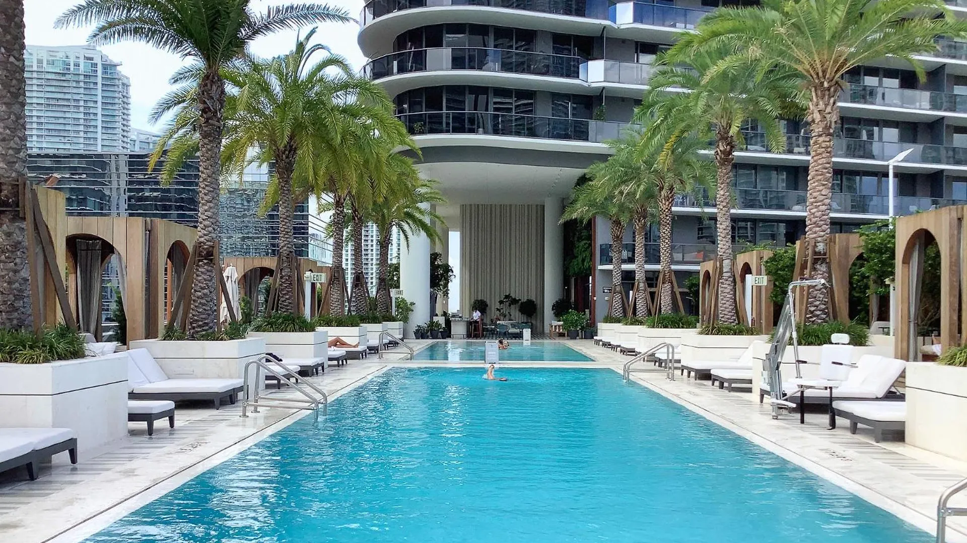 Wonderful King With Pool At Sls Lux Brickell Miami