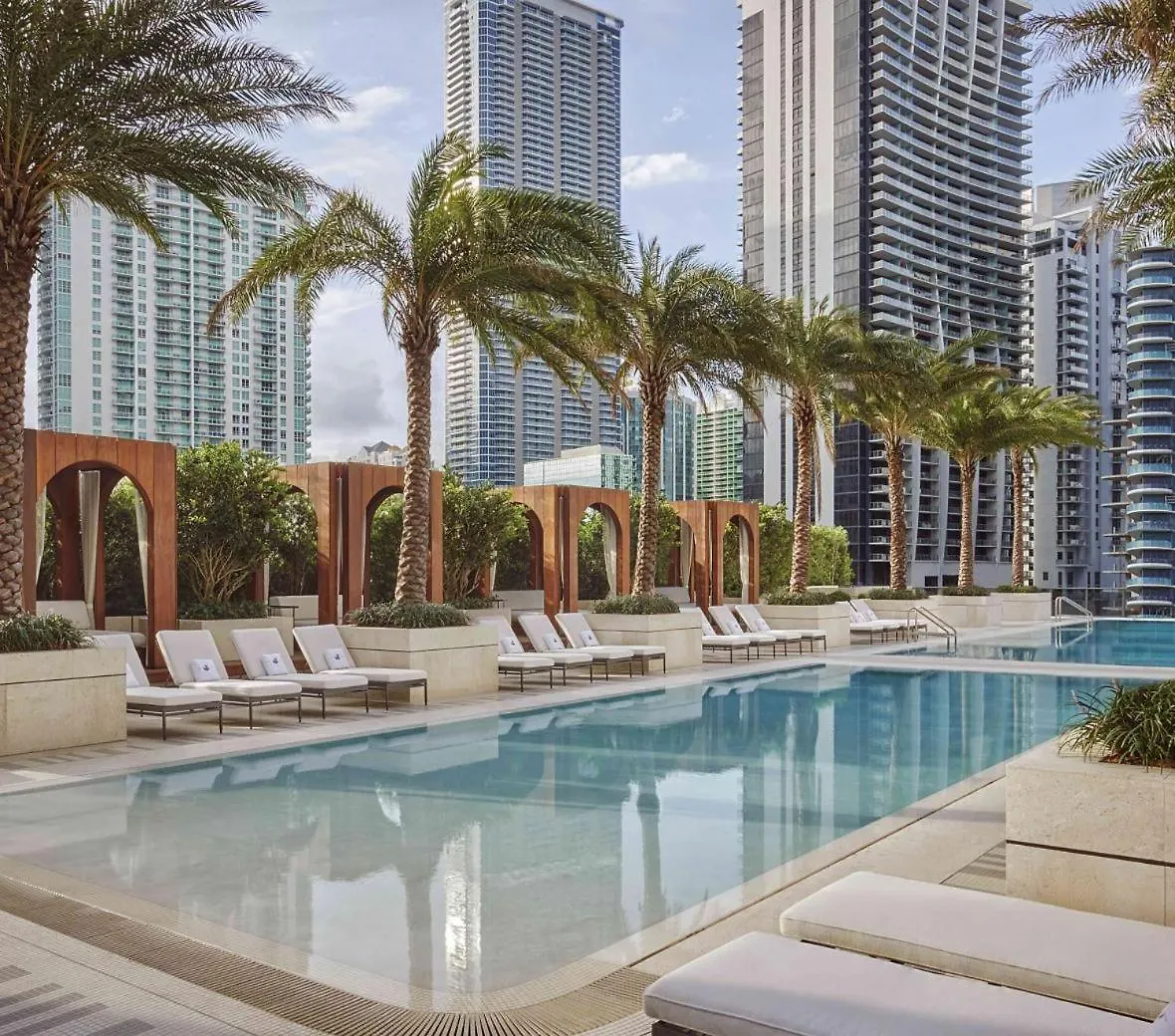 Apartment Wonderful King With Pool At Sls Lux Brickell Miami