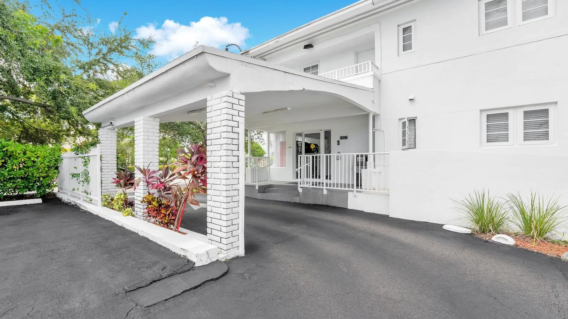 Travelodge By Wyndham Biscayne Bay 3*