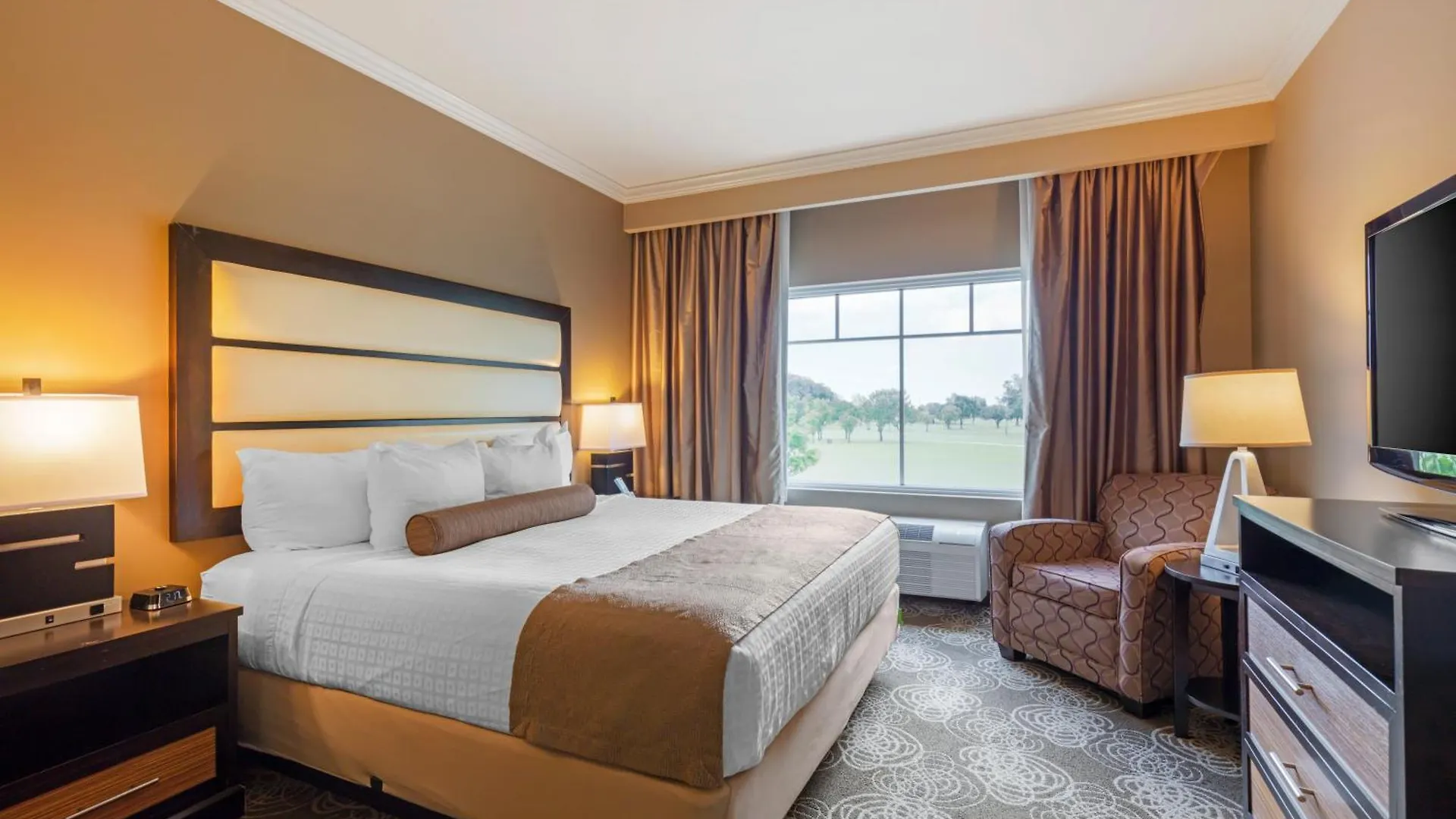 Western Miami Airport North & 3*
