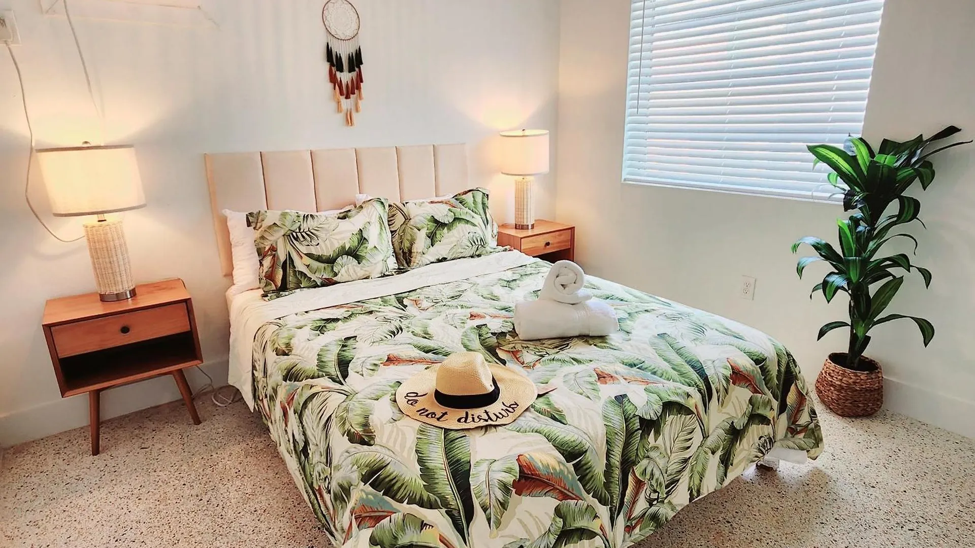 Cozy Near Brickell Apartment *