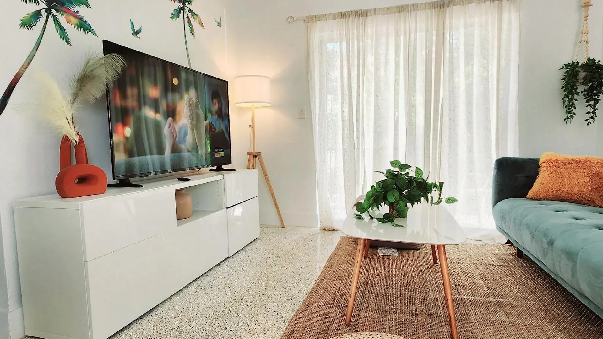 Cozy Near Brickell Apartment