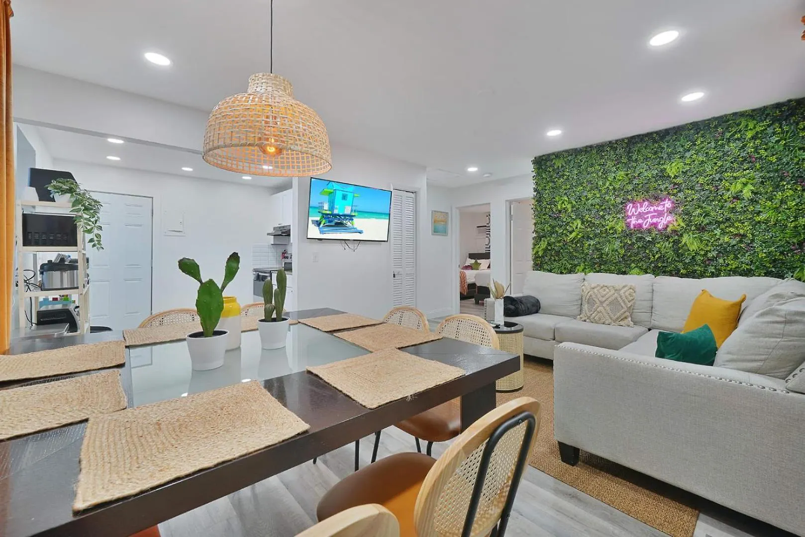 Vacay Spot Wynwood: Urban Jungle Oasis With Massage Shower & Bbq Patio *