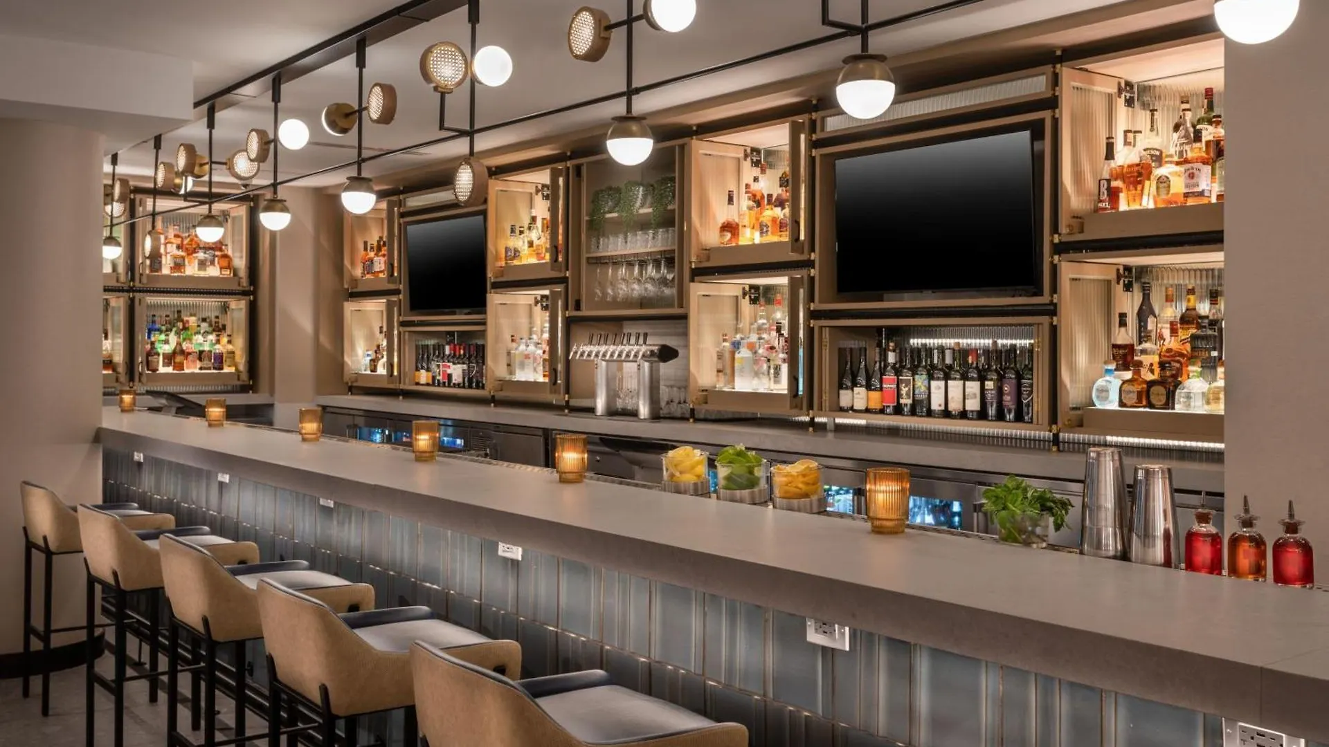 Marriott Biscayne Bay Hotel 4*