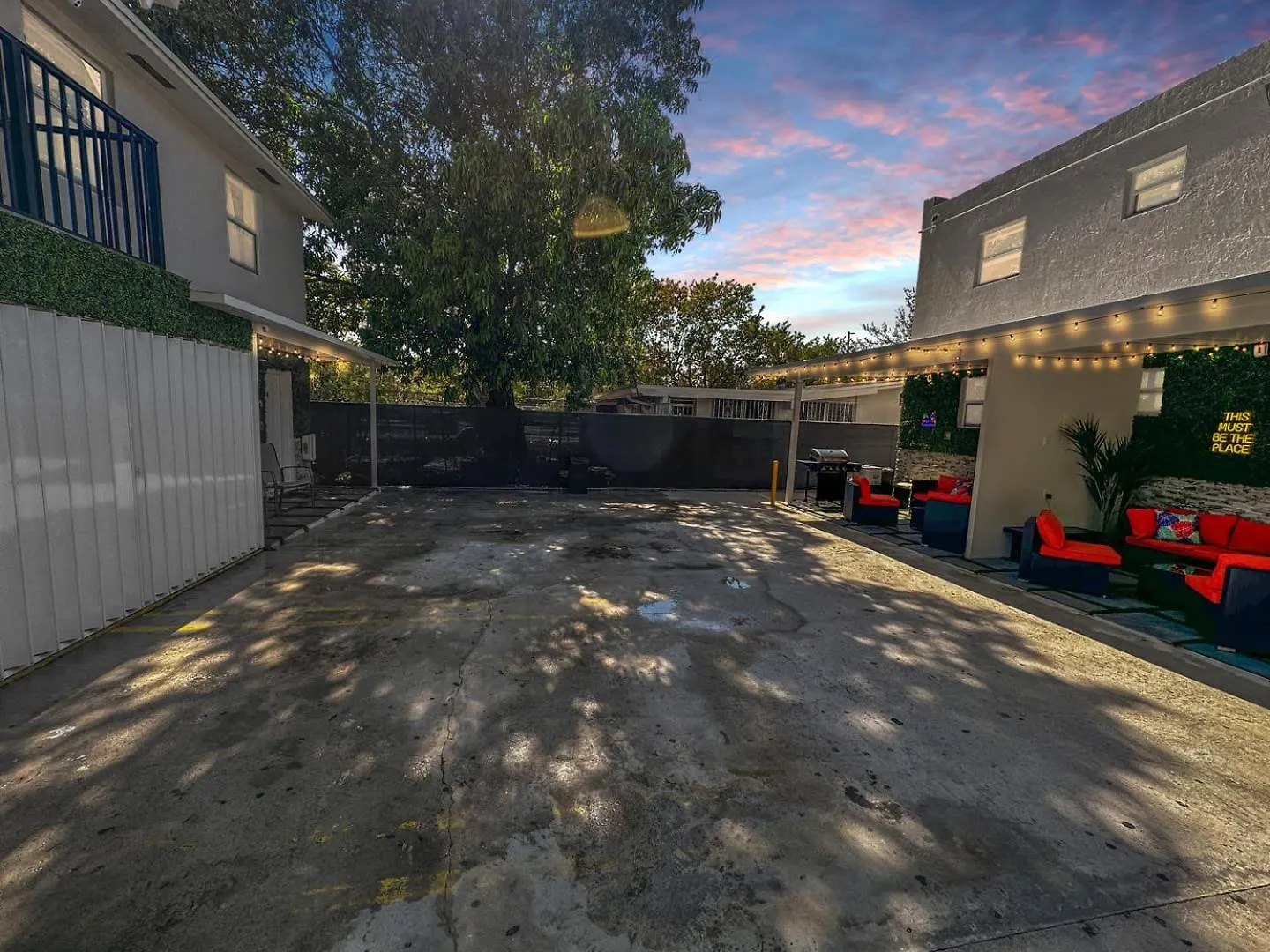 Vacay Spot Wynwood: Urban Jungle Oasis With Massage Shower & Bbq Patio Holiday home Miami