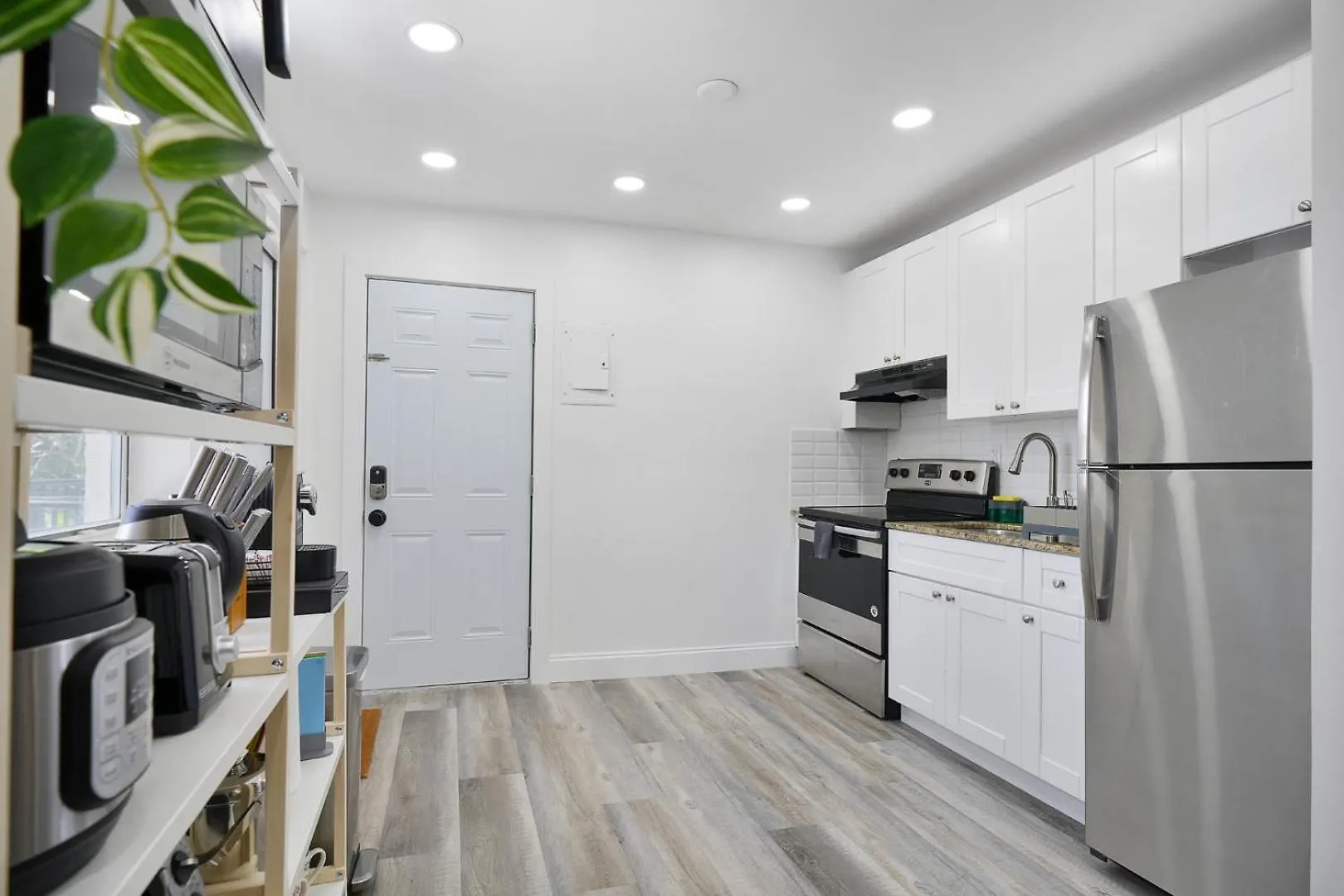 Vacay Spot Wynwood Jungle Fever Shower Massage Jets, Bbq, Patio Led Vibes, Prime Loc! 6 Blocks Away From Bars, Nite Clubs, Res, Shops 아파트 마이애미