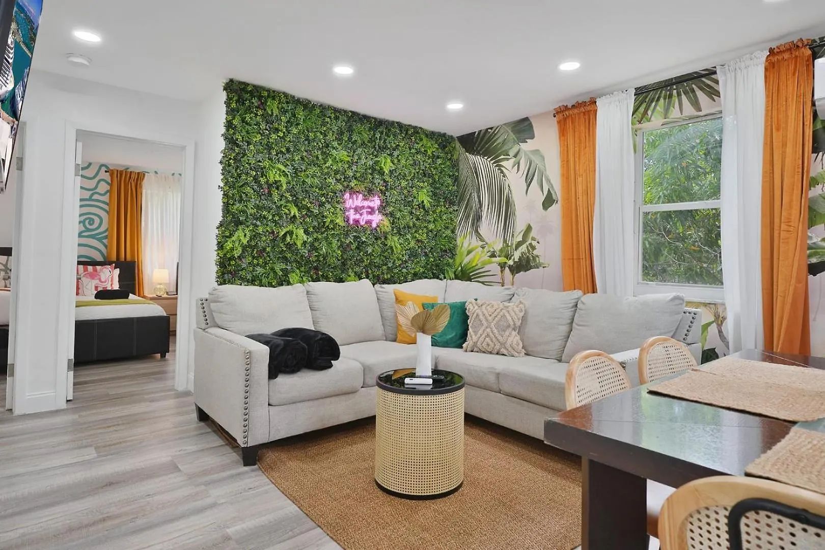 아파트 Vacay Spot Wynwood Jungle Fever Shower Massage Jets, Bbq, Patio Led Vibes, Prime Loc! 6 Blocks Away From Bars, Nite Clubs, Res, Shops 마이애미