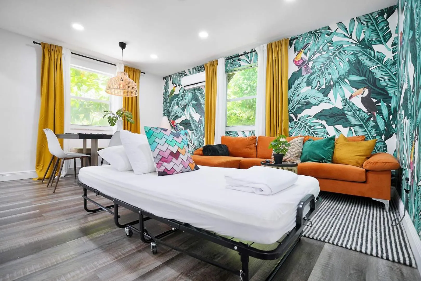 Vacay Spot Wynwood Jungle Getaway, Shower Massage Jets, Bbq, Patio Led Vibes, Prime Loc! 6 Blocks Away From Bars, Nite Clubs, Res, Shops *