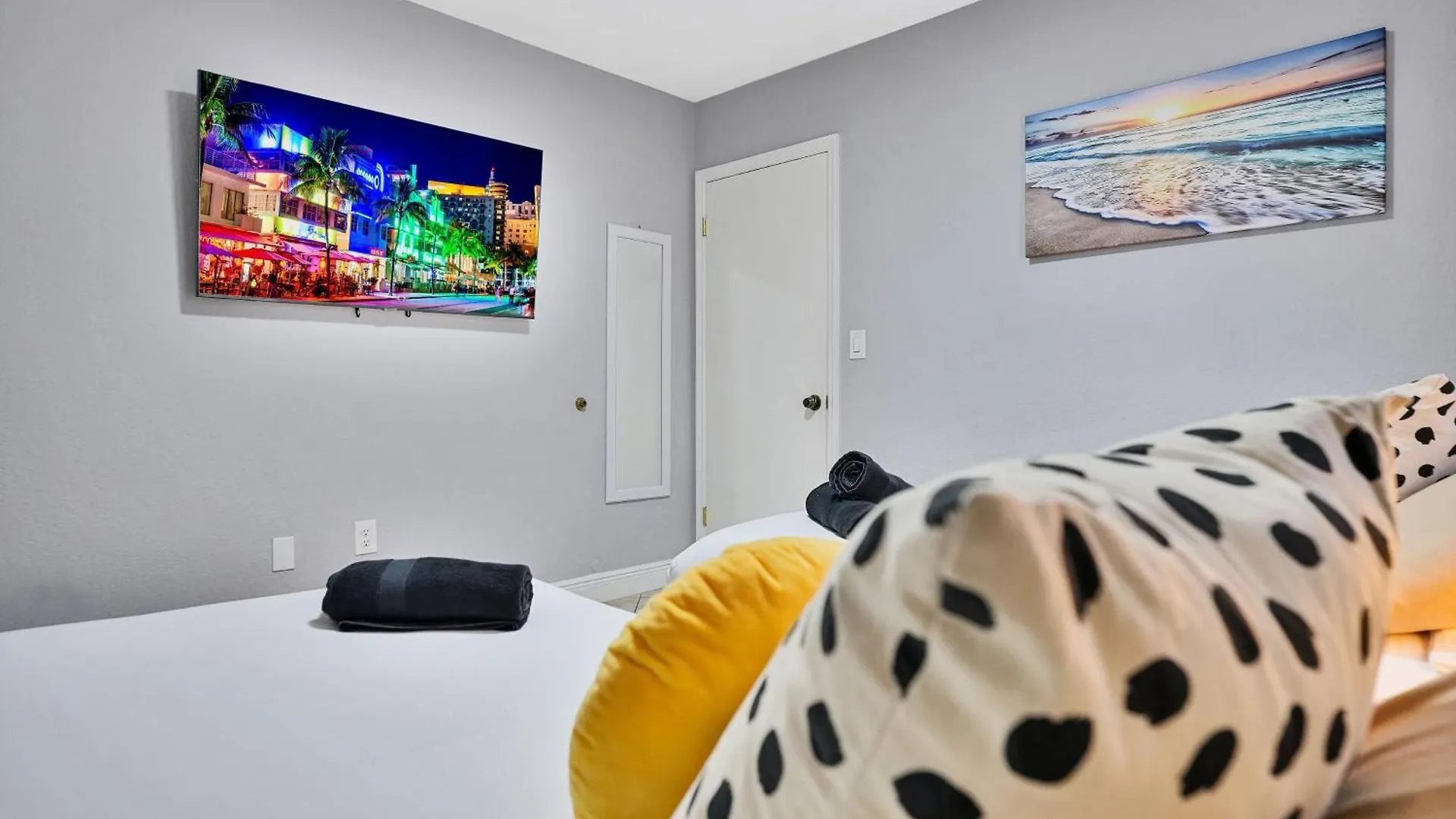 Vacay Spot Gables: Spacious Group Retreat With Game & Prime Location Miami