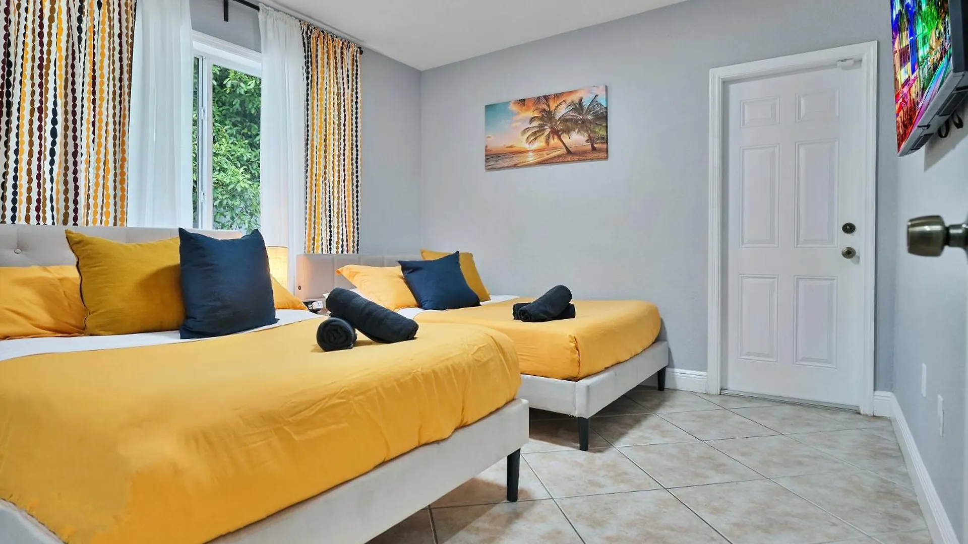 Holiday home Vacay Spot Gables: Spacious Group Retreat With Game & Prime Location