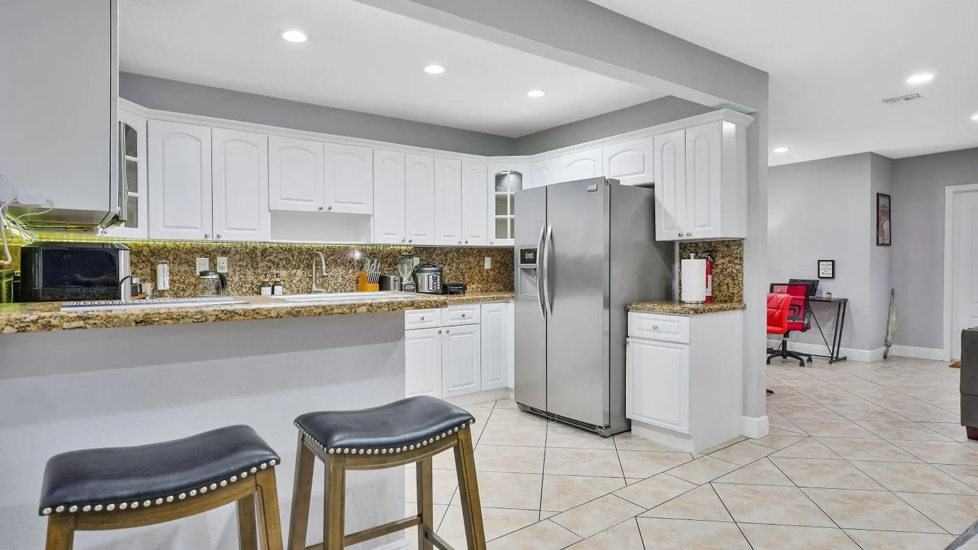 Holiday home Vacay Spot Gables: Spacious Group Retreat With Game & Prime Location