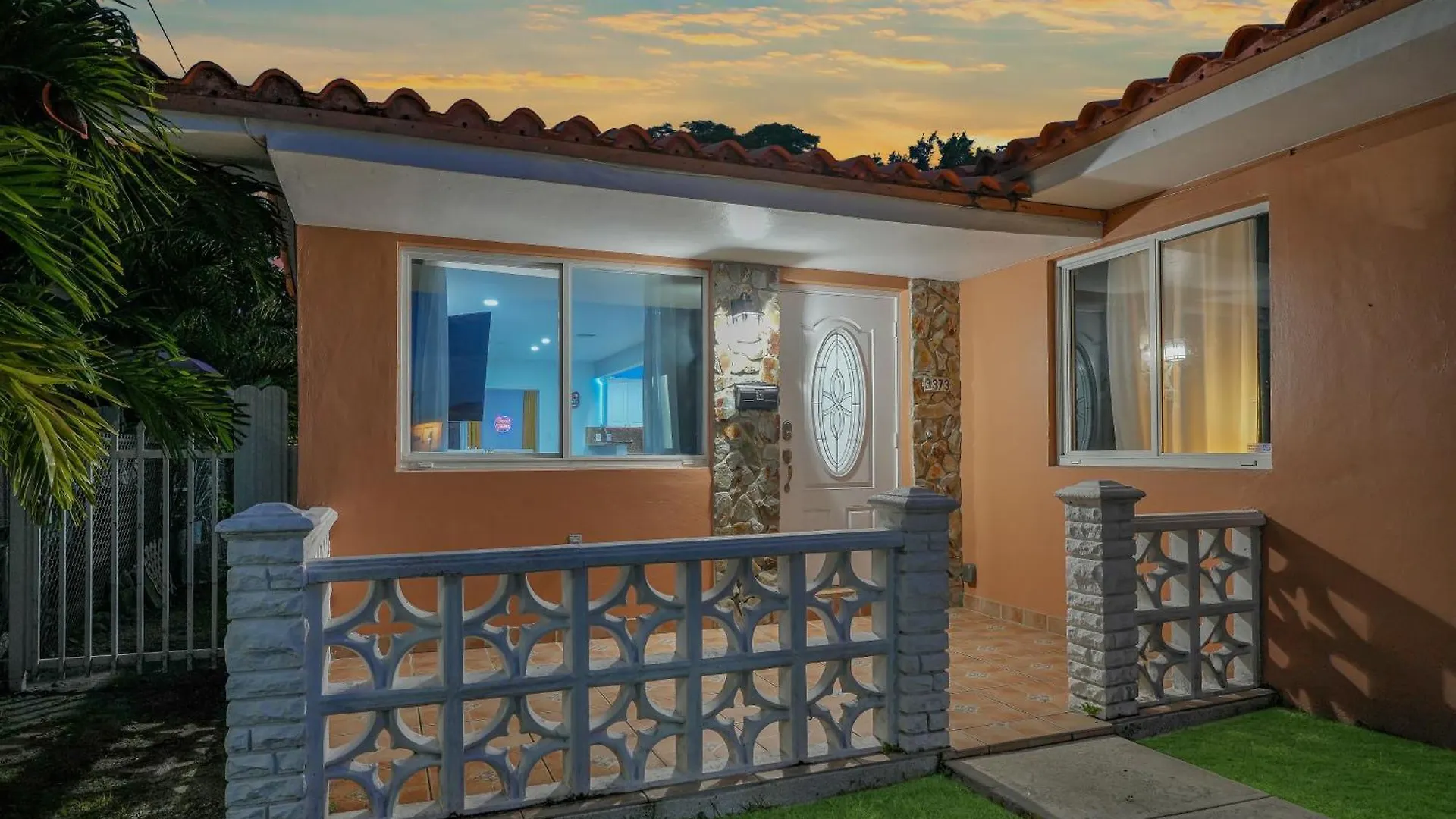 Vacay Spot Gables: Spacious Group Retreat With Game & Prime Location * Miami