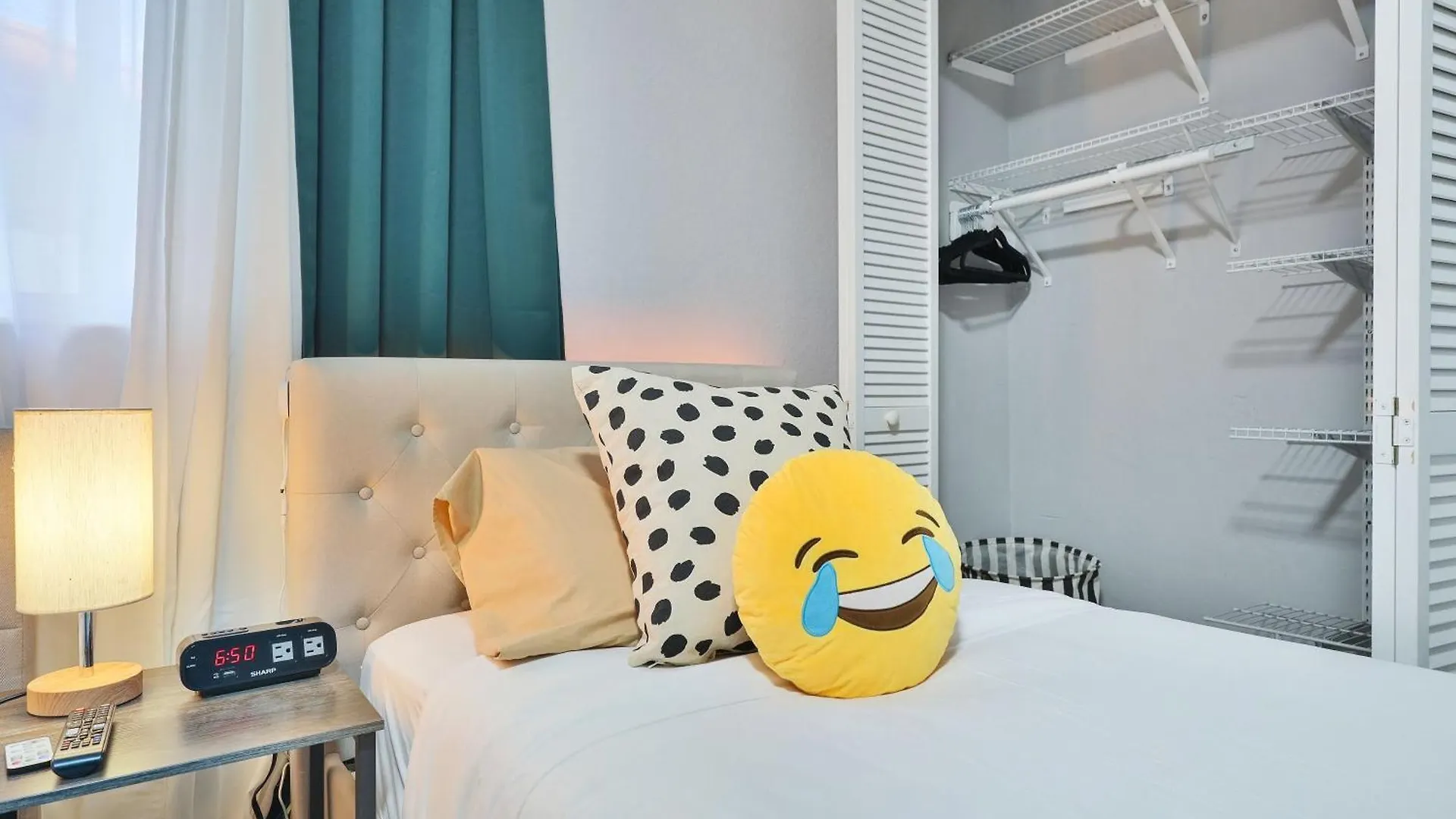 Vacay Spot Gables: Spacious Group Retreat With Game & Prime Location