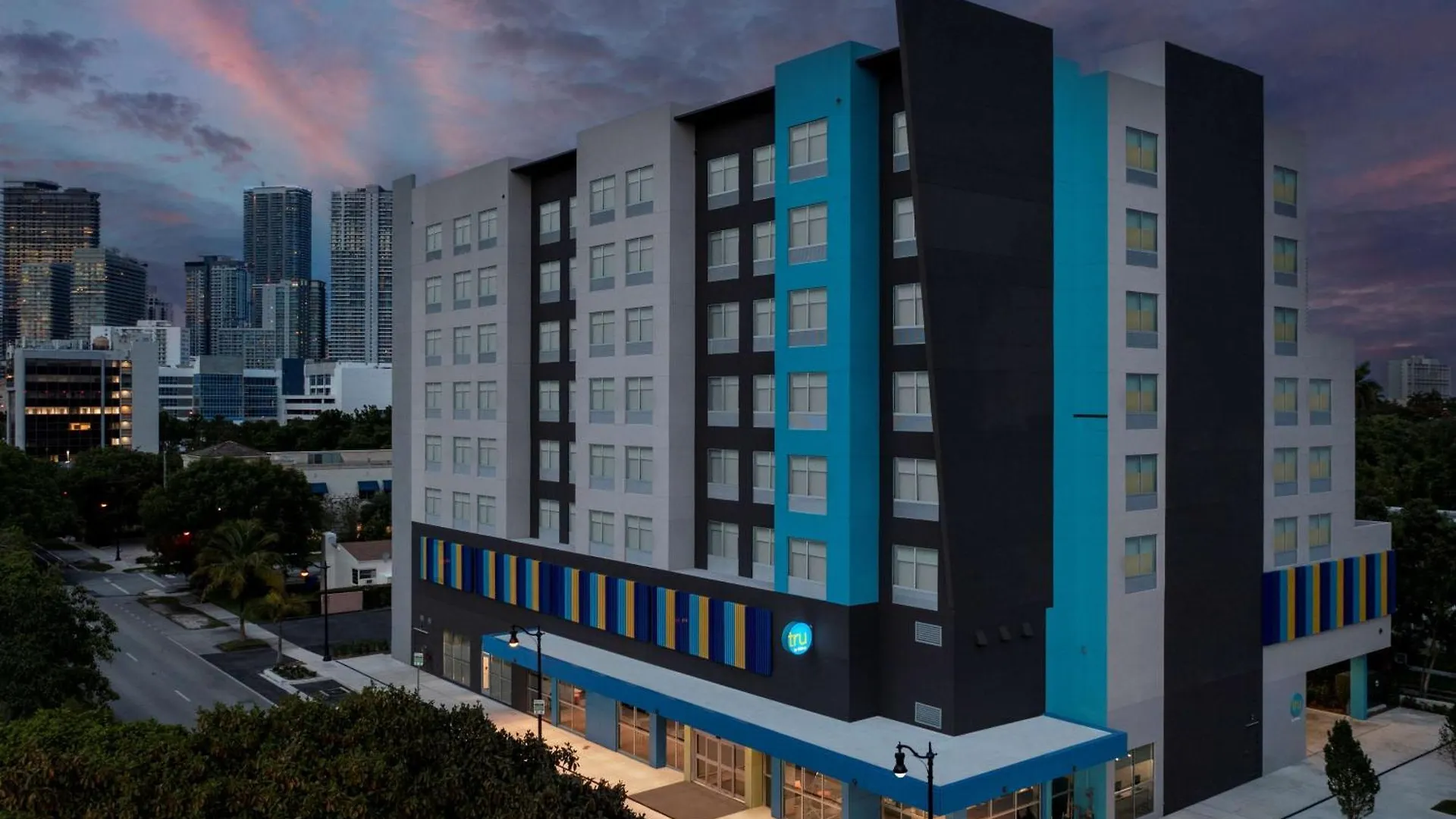 Tru By Hilton West Brickell 3*