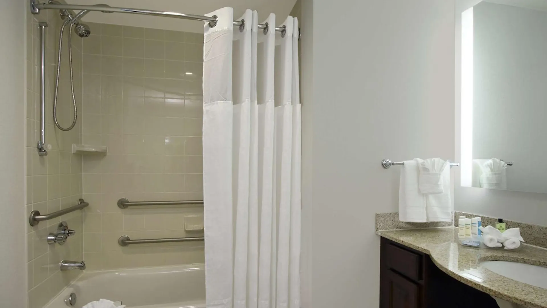 Homewood By Hilton Miami - Airport West Miami Springs