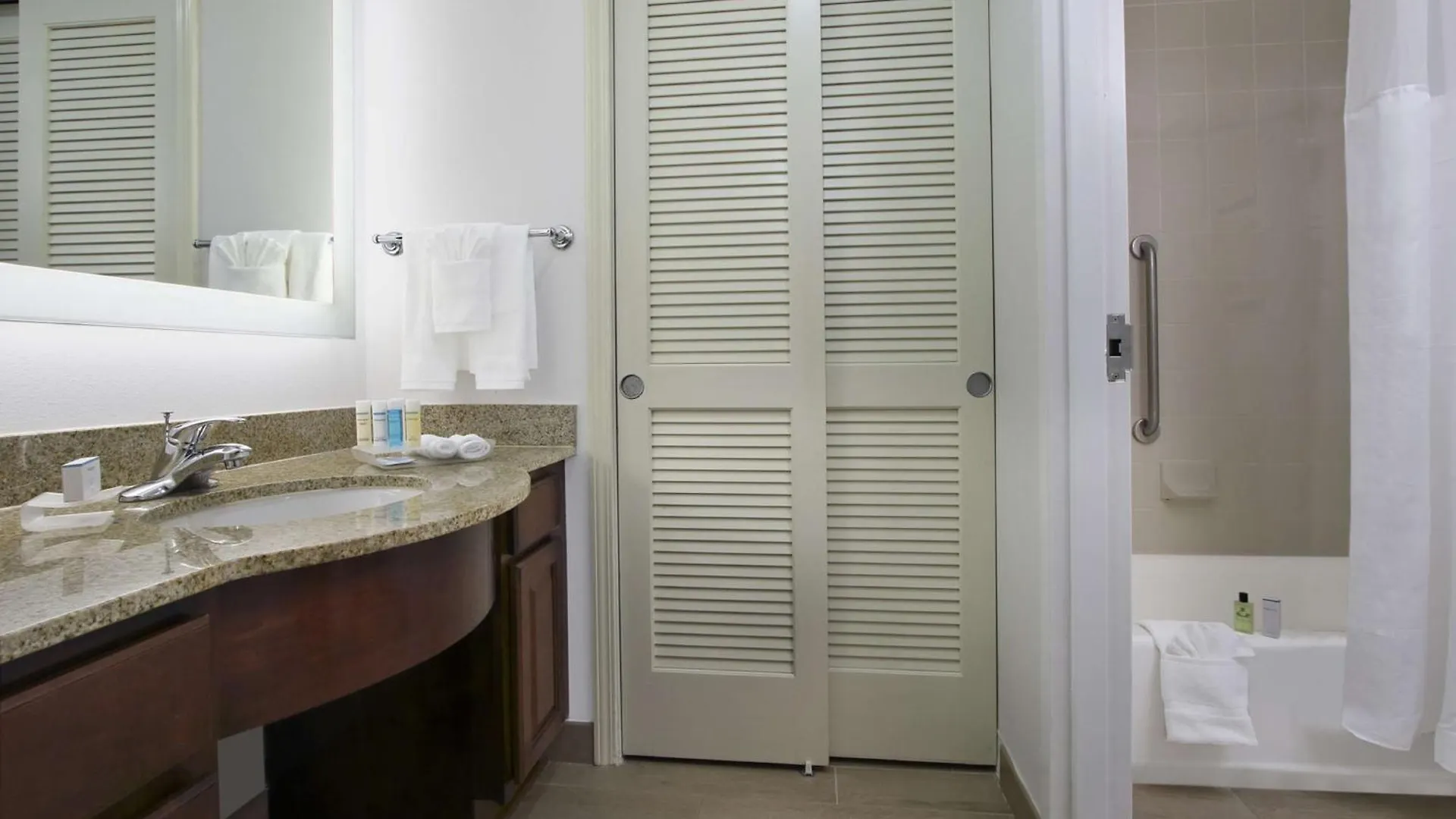 Homewood By Hilton Miami - Airport West 3*