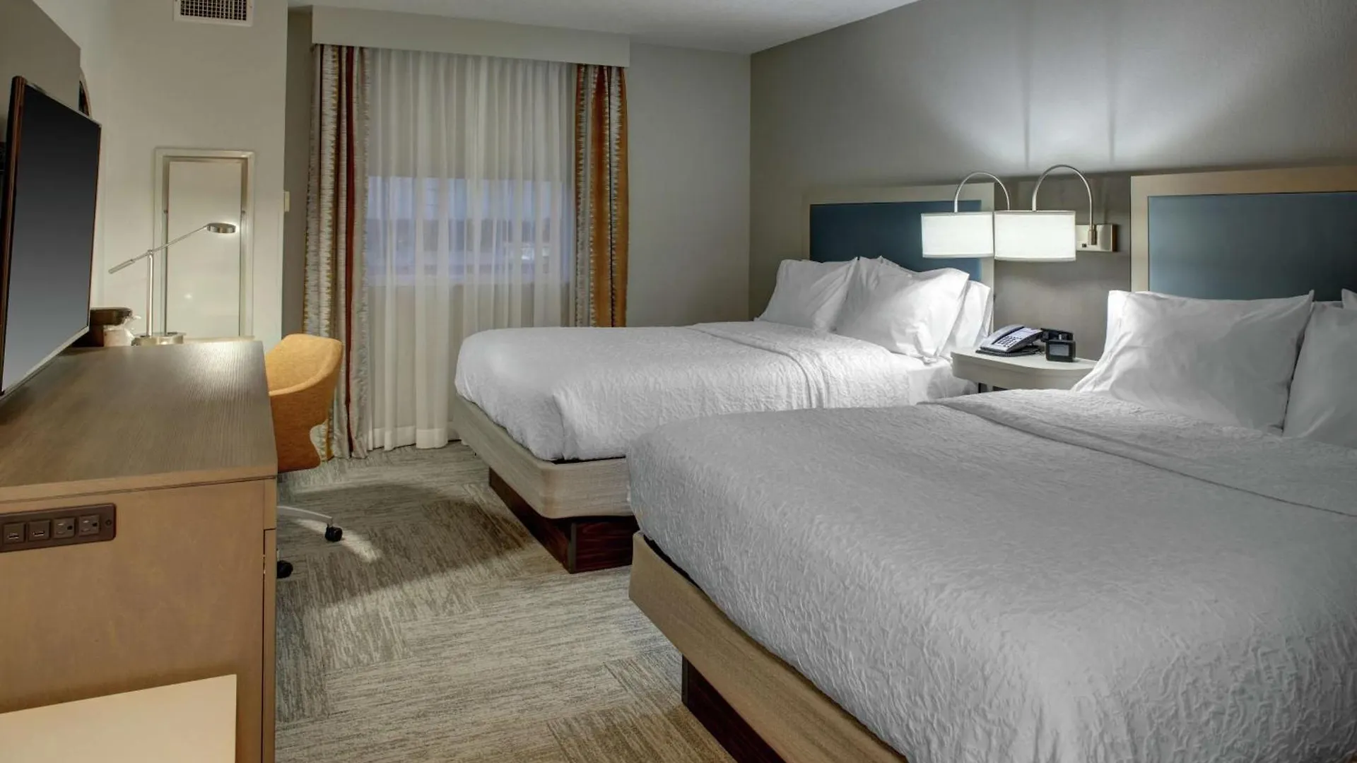 Hampton & Airport South/blue Lagoon 3*