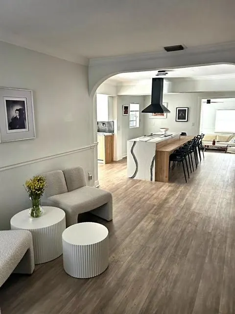 Amazing 3-bedroom Modern In Coral Gables Area
