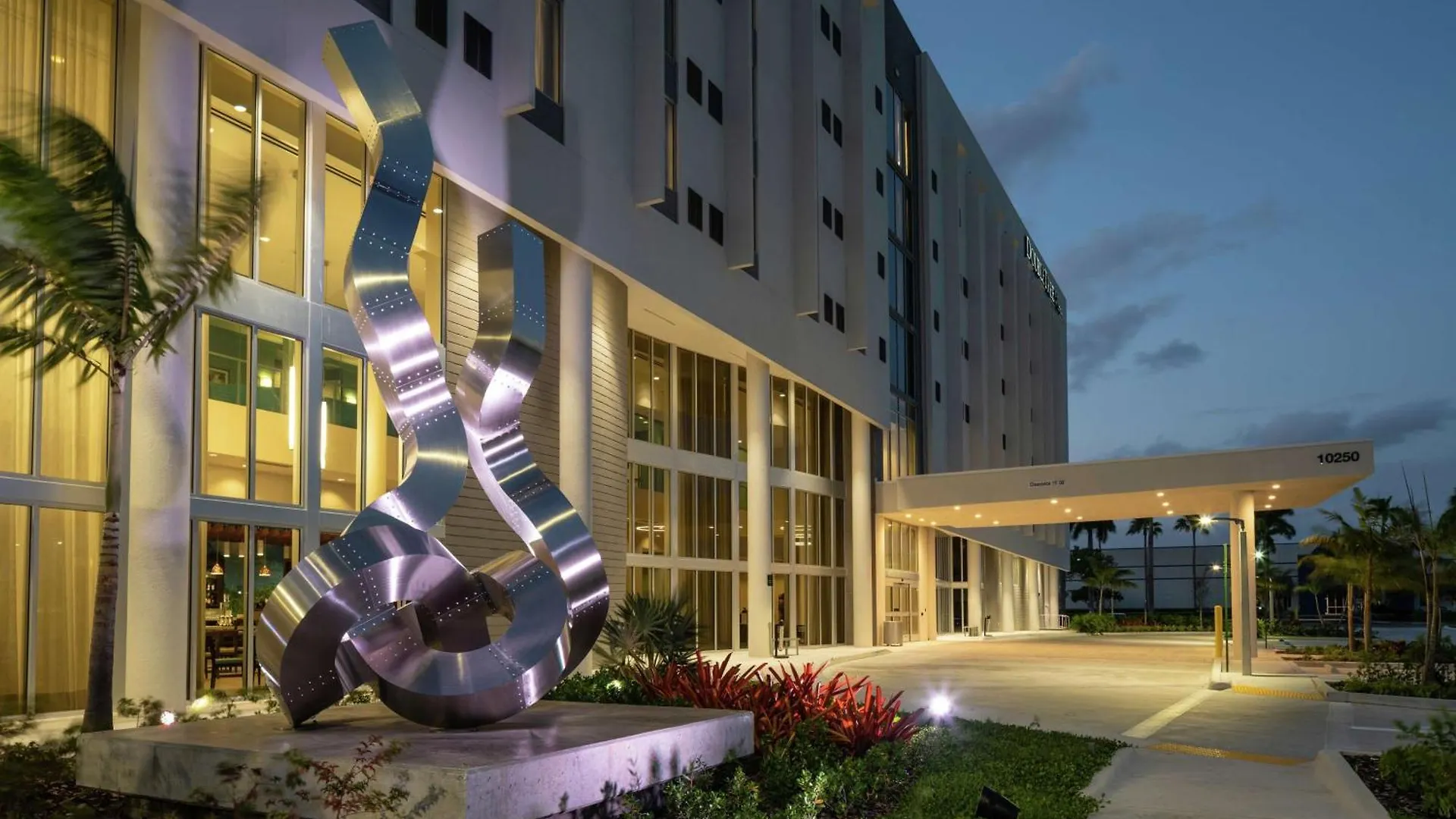 Doubletree By Hilton Miami Doral