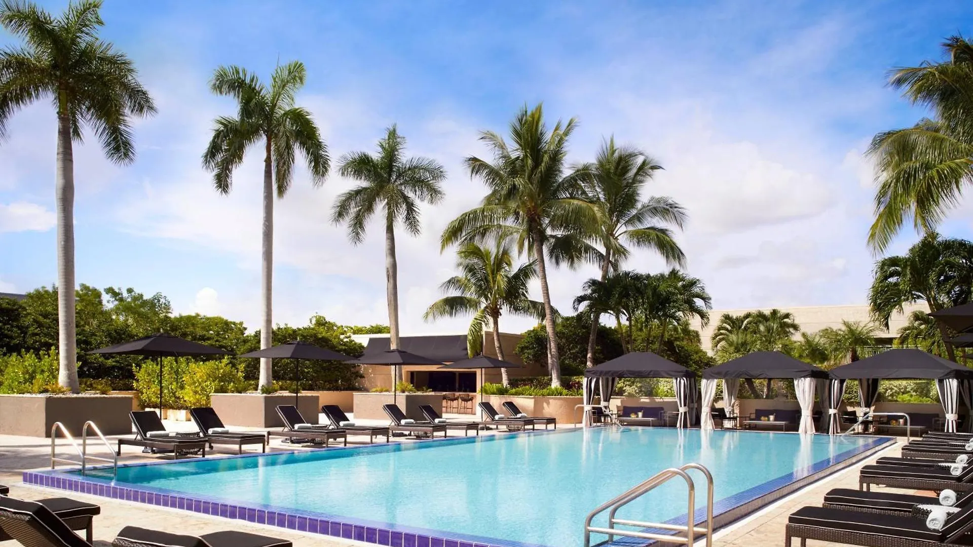 The Ritz-carlton Coconut Grove, Hotel 5*