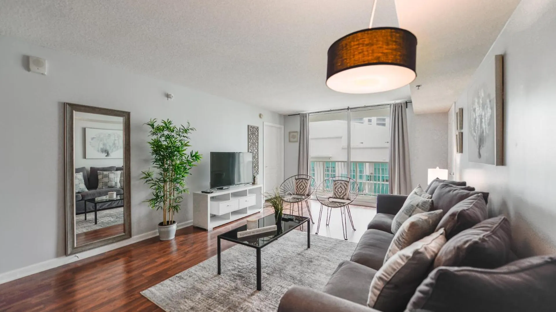 Apartment Style, Comfort, And Perfect Location In Brickell *