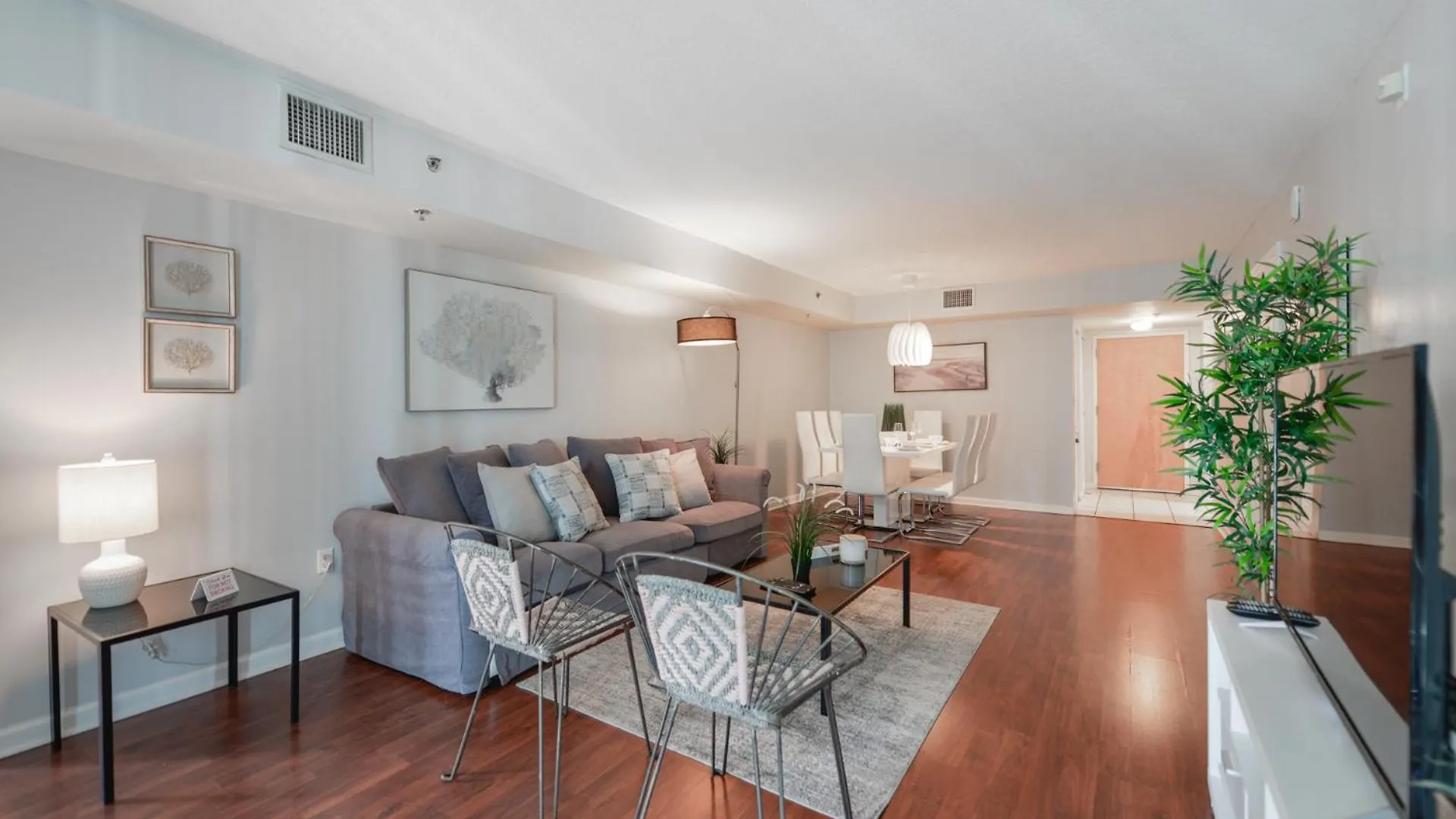 Style, Comfort, And Perfect Location In Brickell * Miami
