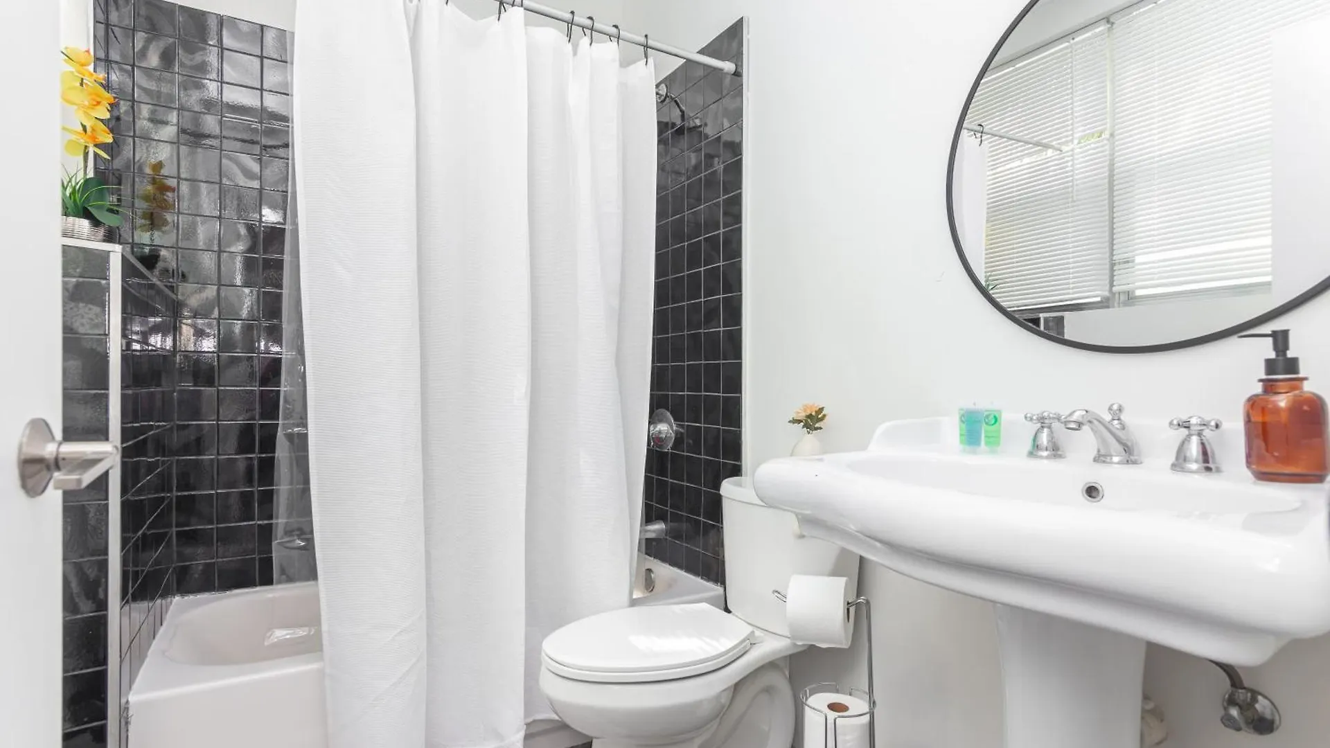 Apartment Midtown - Wynwood Area With Balcony - Art District Near Beach *