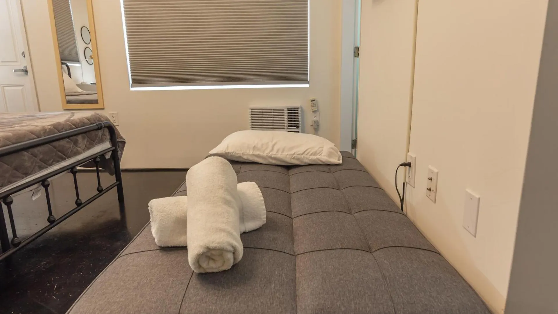 Midtown - Wynwood Area With Balcony - Art District Near Beach Apartment Miami
