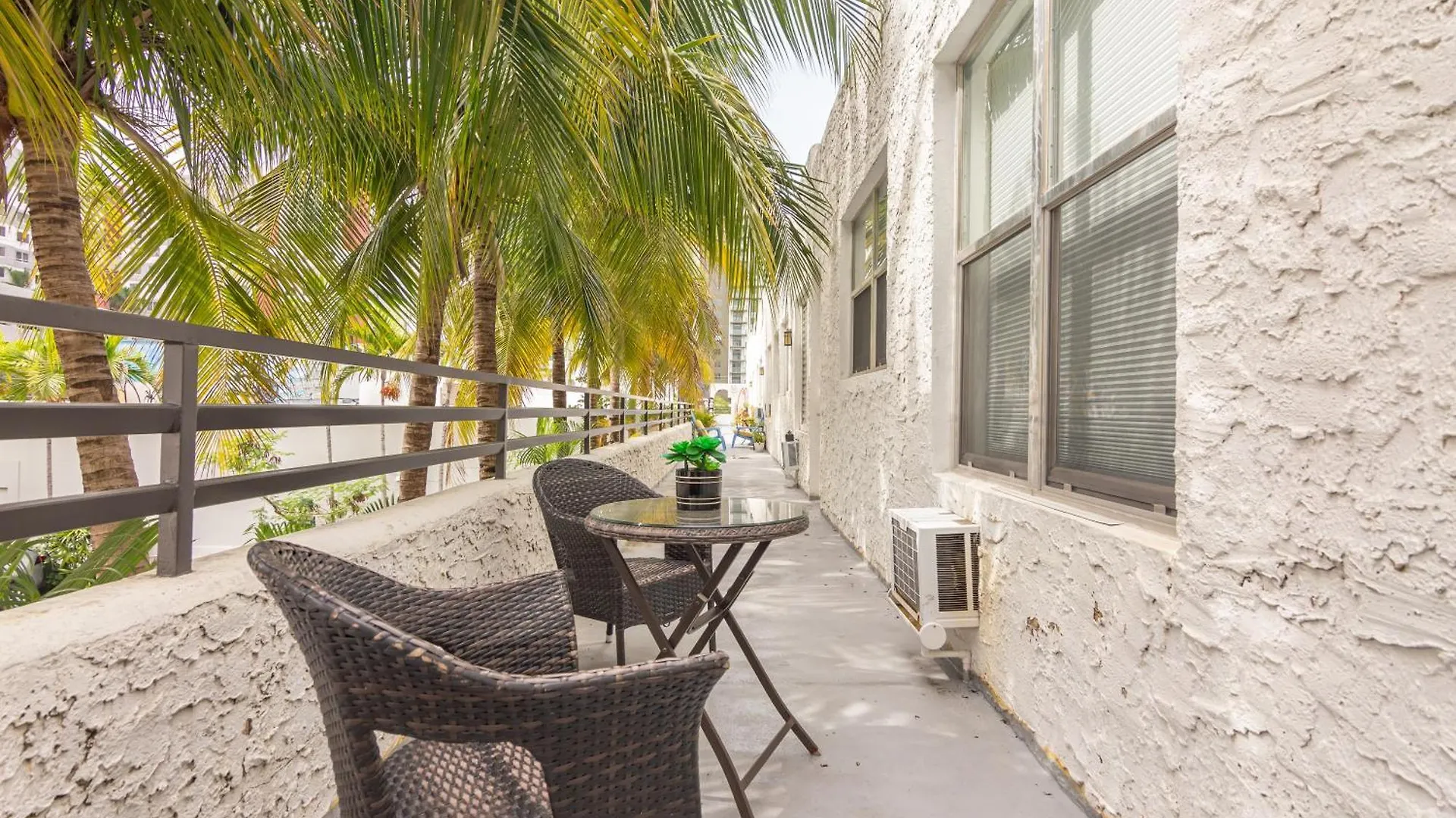 Midtown - Wynwood Area With Balcony - Art District Near Beach Apartment Miami