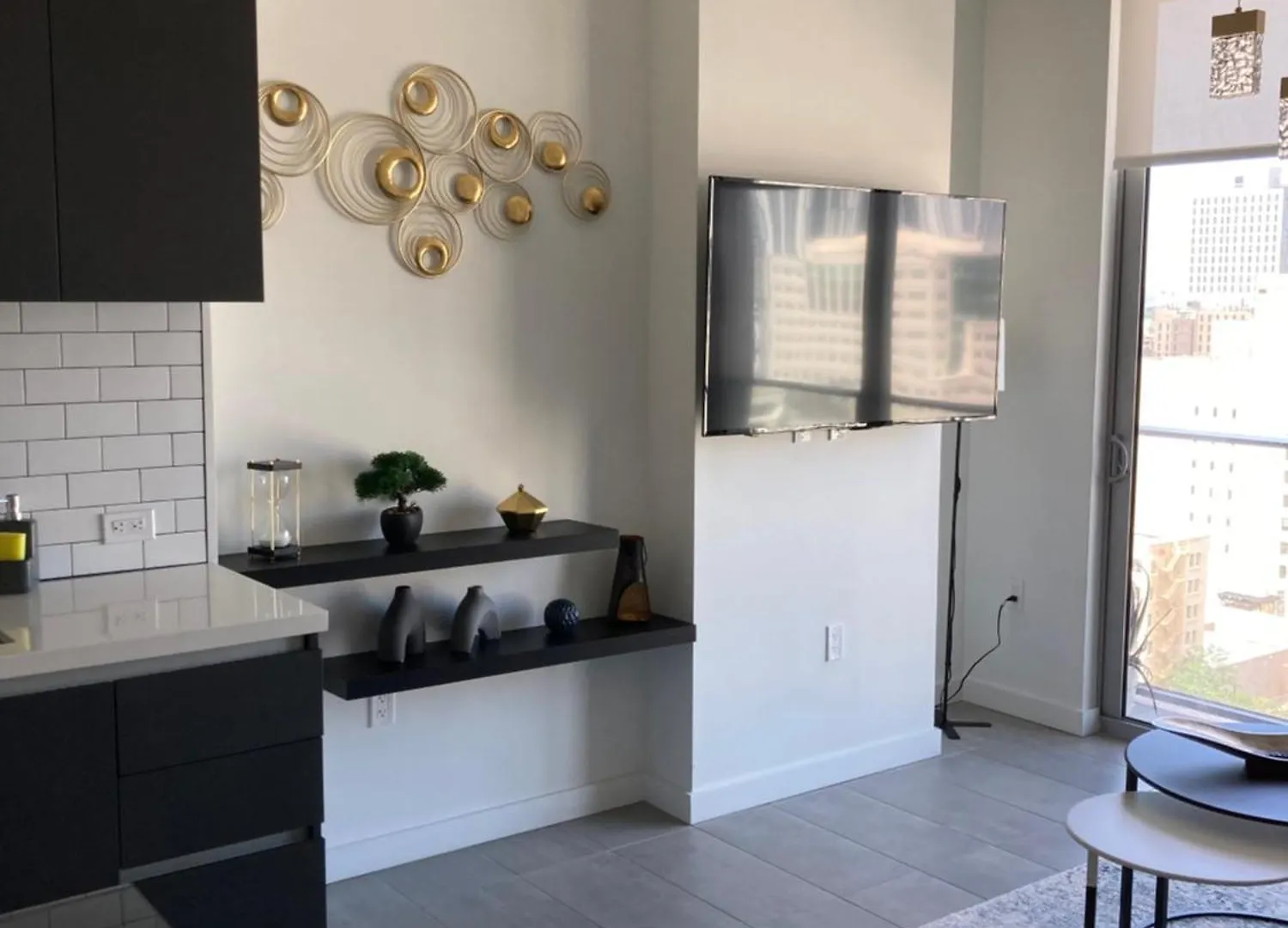 Brand New Modern 1 Bedroom Unit Downtown