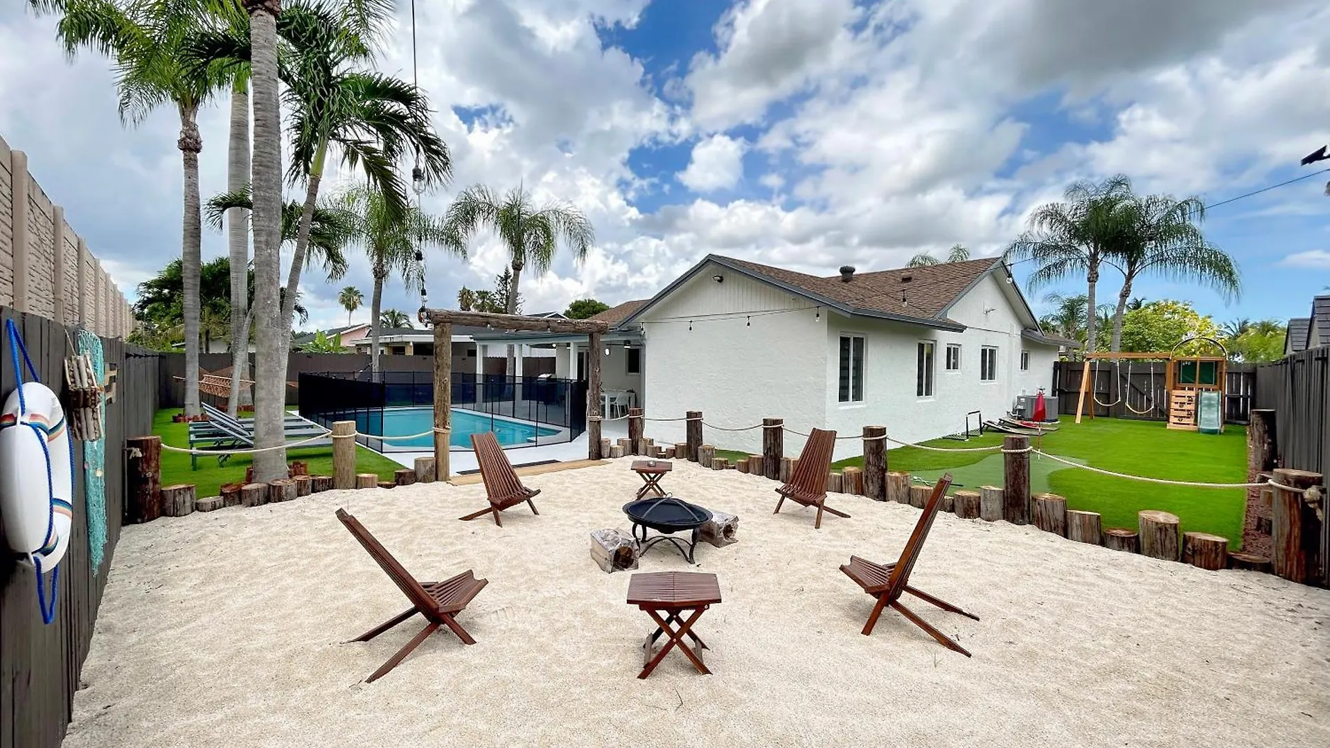 Casa de Férias Original Art Poolside Fun House Minigolf L42 *