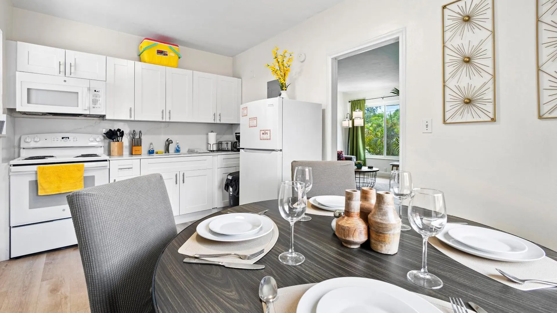 Enchanting Airport-adjacent Apartment Miami