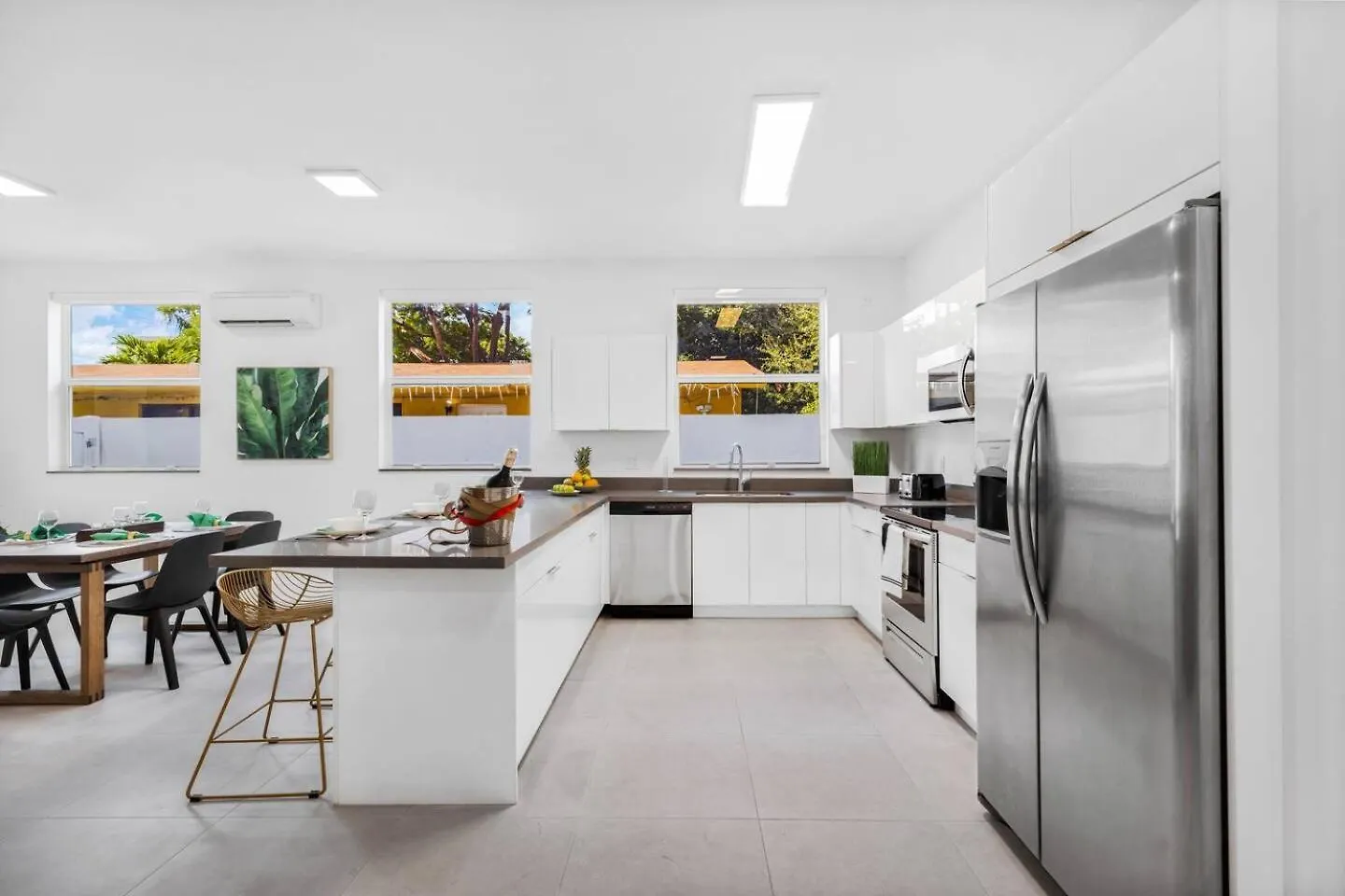 Up To 16 Guests! Modern House Near Wynwood Miami