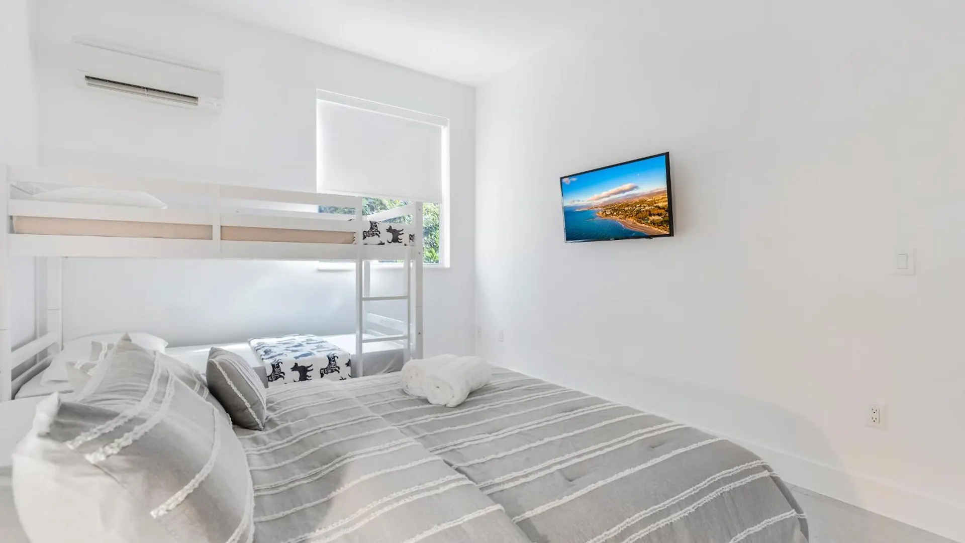 בית נופש Up To 12 Guests! Modern Near Wynwood