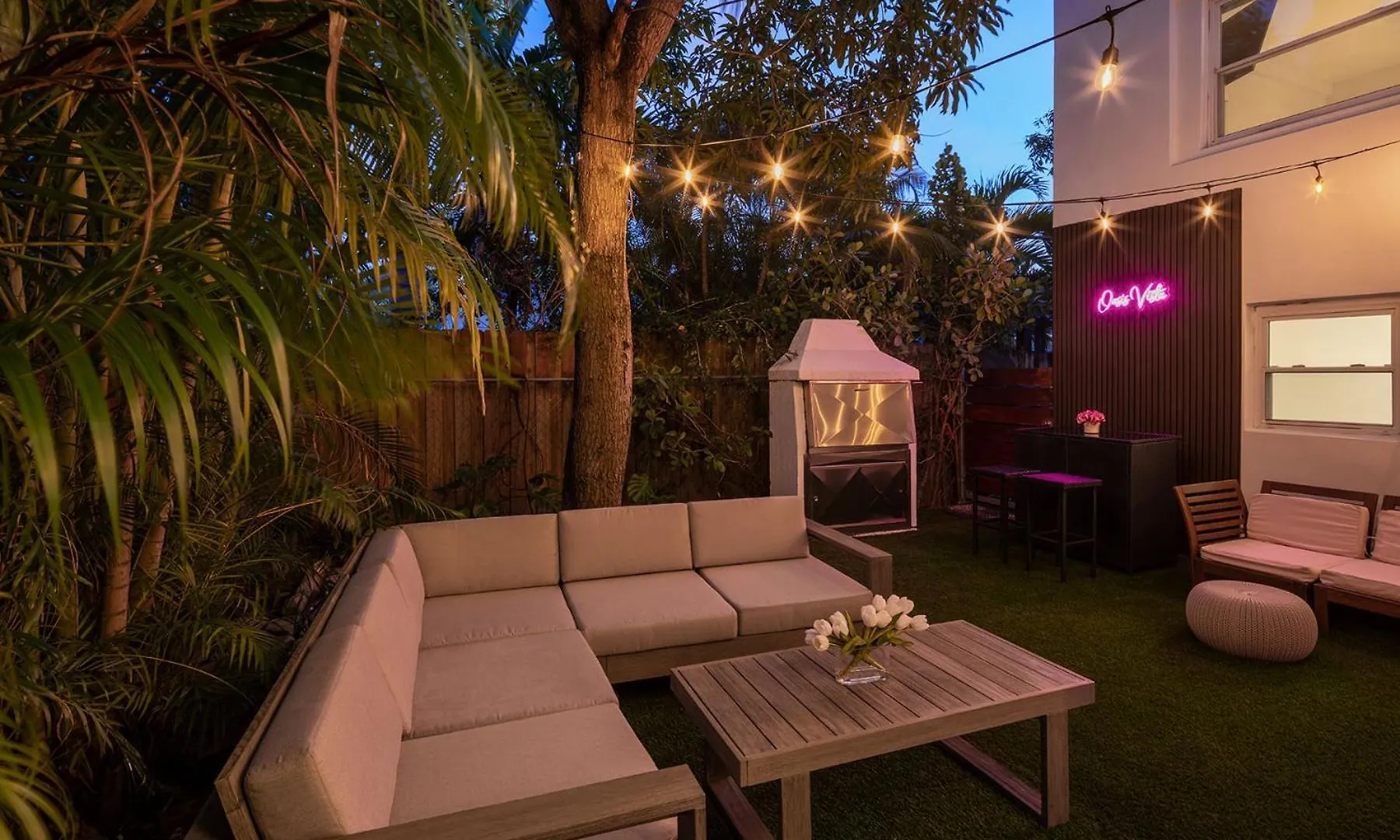 Oasis Vista Luxury Villa! 10 Min From Beach, Private Gym, Location! * Miami