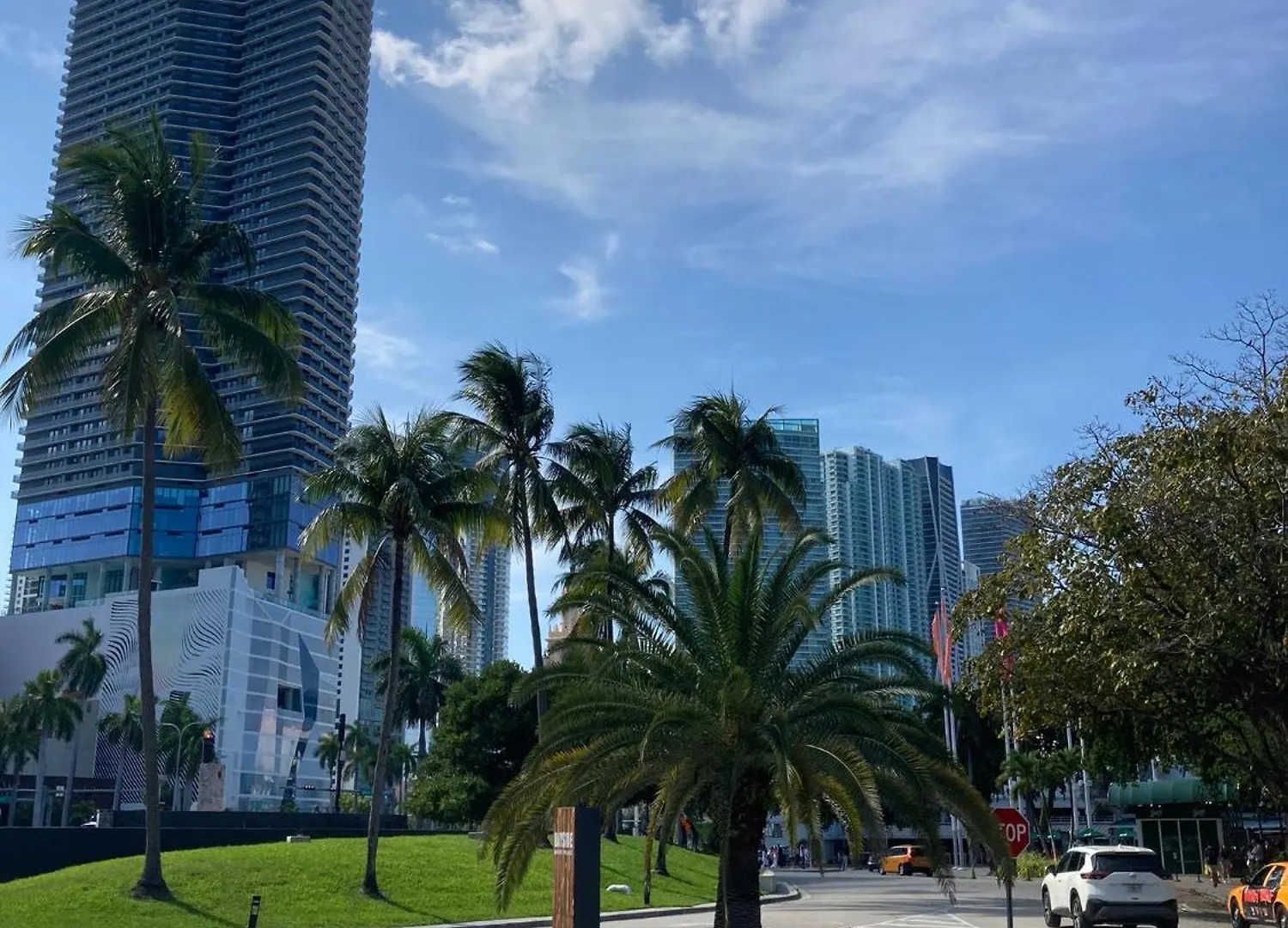 Brand New Modern 1 Bedroom Unit Downtown Appartamento *