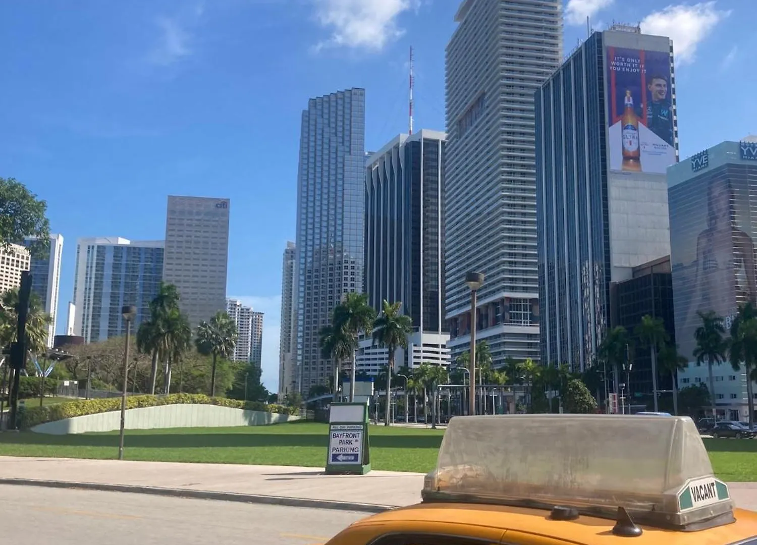 Brand New Modern 1 Bedroom Unit Downtown